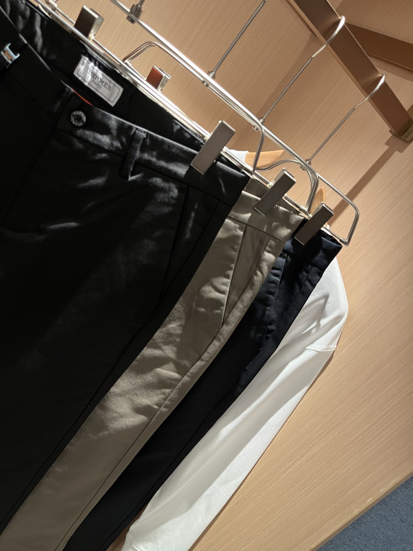 HERM*S 爱*仕 2025秋冬男士高端休闲西裤 海外贸易公司渠道订单 ！男士商务修身直筒西裤！上海恒