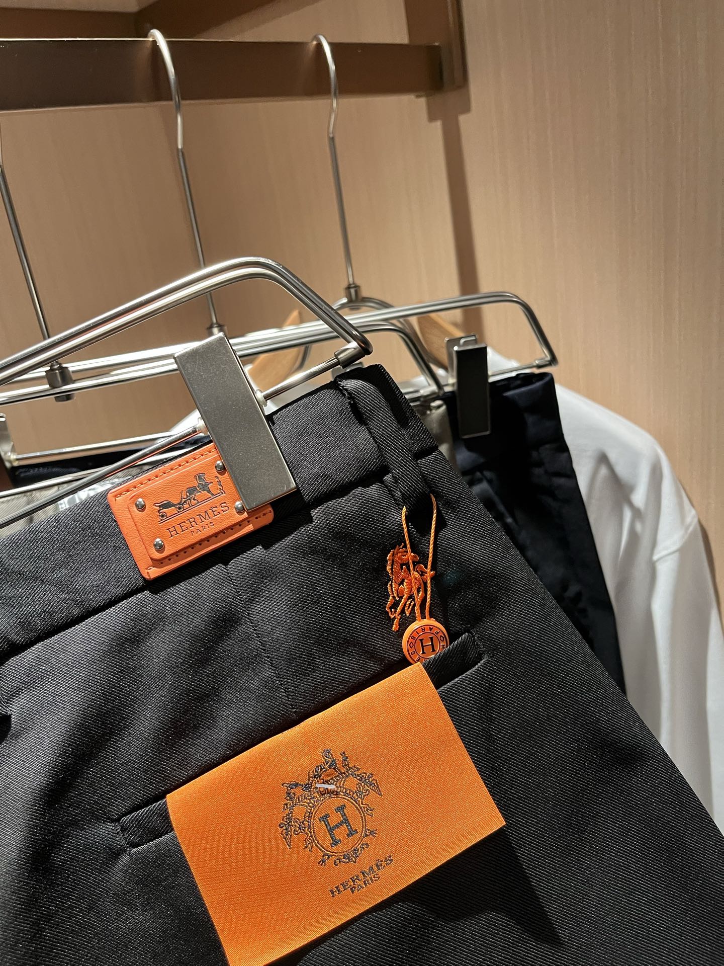 HERM*S 爱*仕 2025秋冬男士高端休闲西裤 海外贸易公司渠道订单 ！男士商务修身直筒西裤！上海恒