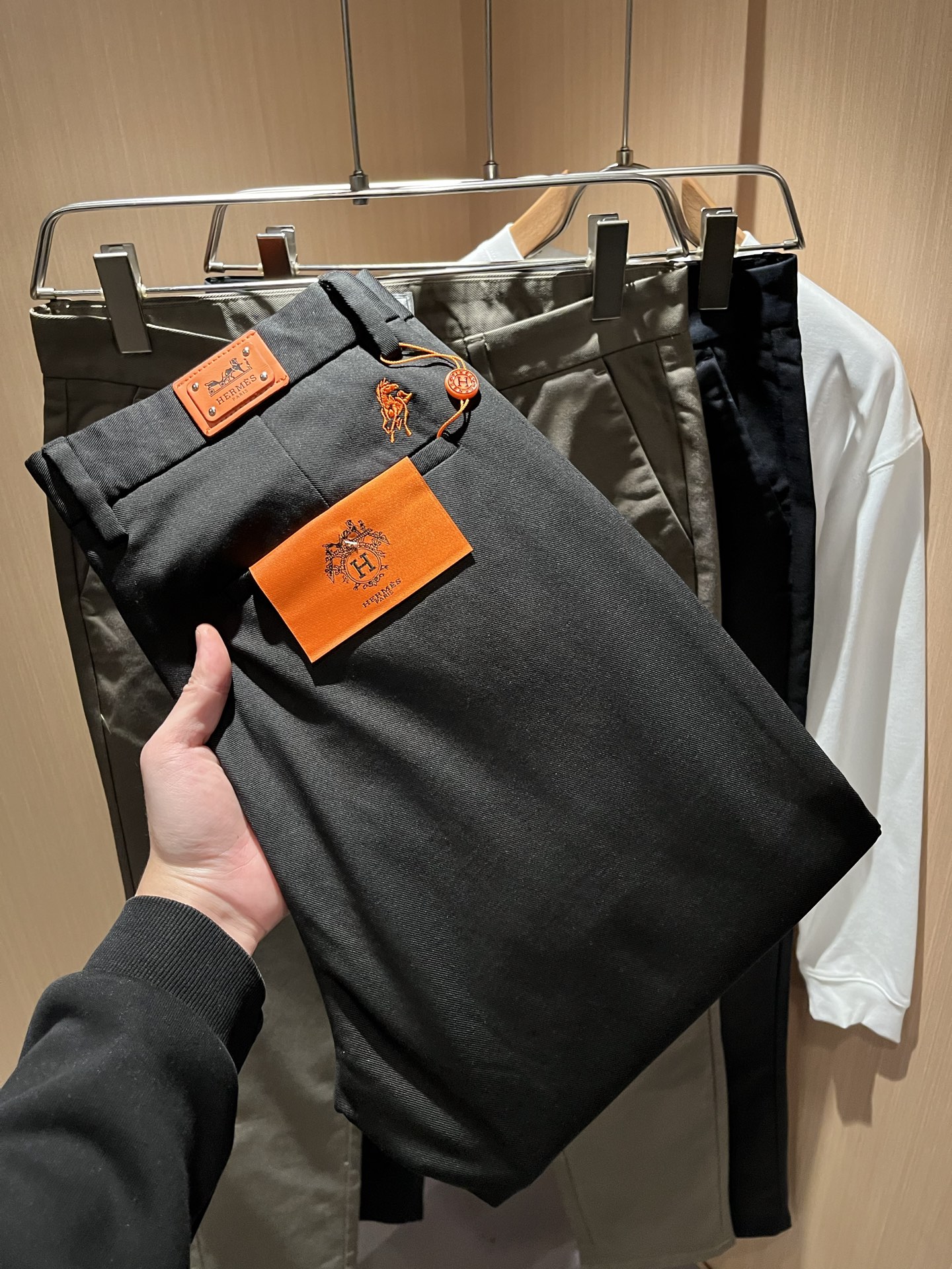 HERM*S 爱*仕 2025秋冬男士高端休闲西裤 海外贸易公司渠道订单 ！男士商务修身直筒西裤！上海恒