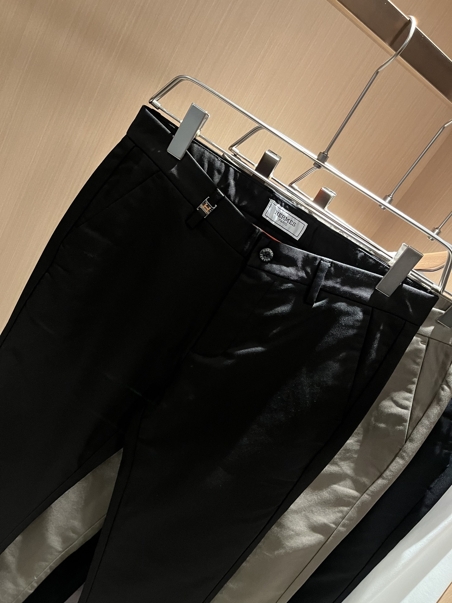 HERM*S 爱*仕 2025秋冬男士高端休闲西裤 海外贸易公司渠道订单 ！男士商务修身直筒西裤！上海恒