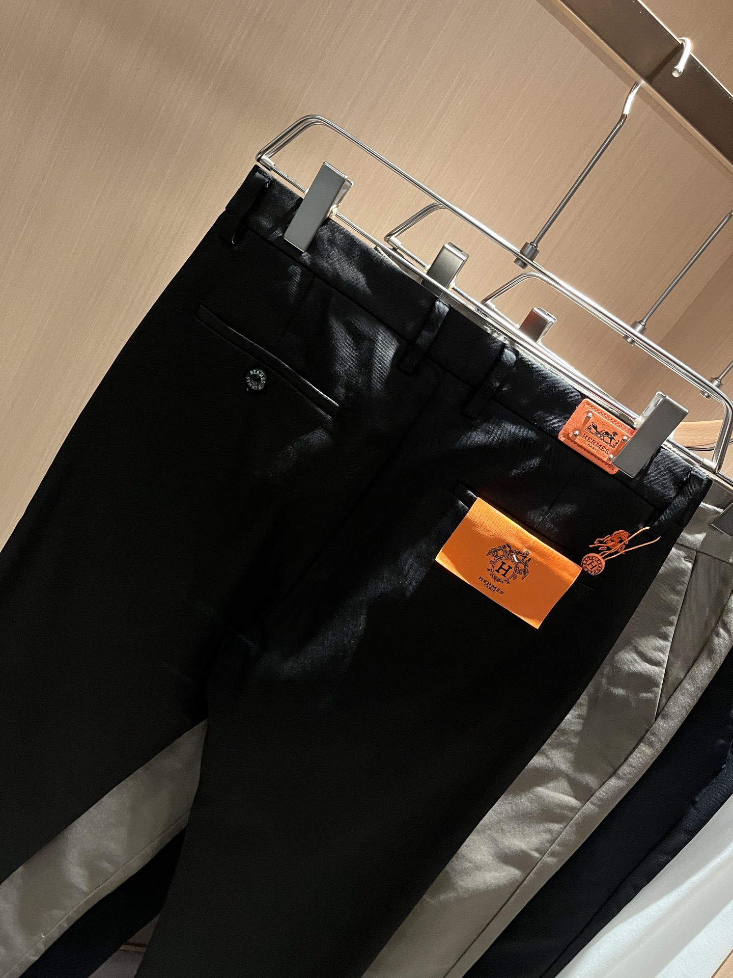 HERM*S 爱*仕 2025秋冬男士高端休闲西裤 海外贸易公司渠道订单 ！男士商务修身直筒西裤！上海恒
