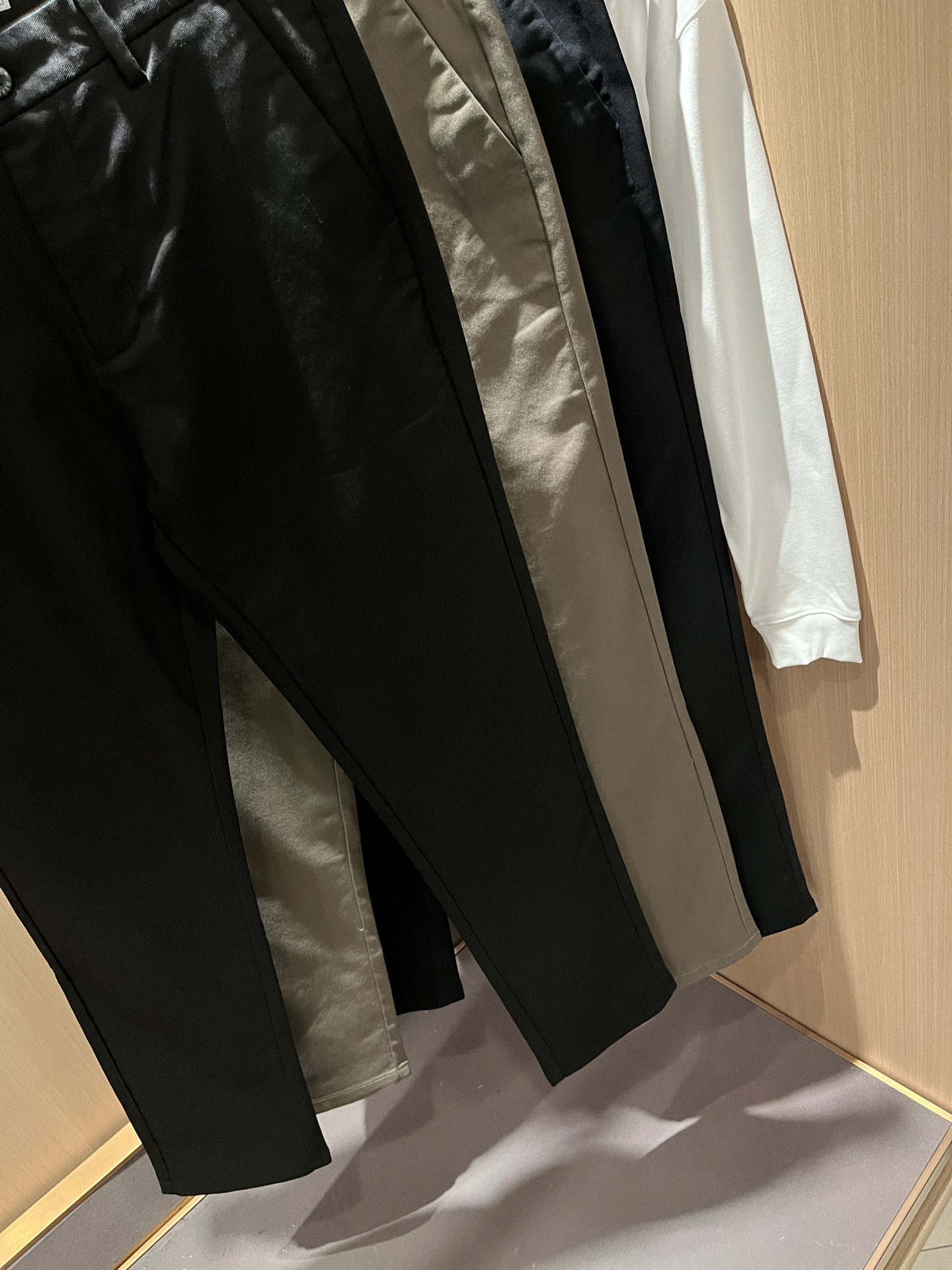 HERM*S 爱*仕 2025秋冬男士高端休闲西裤 海外贸易公司渠道订单 ！男士商务修身直筒西裤！上海恒