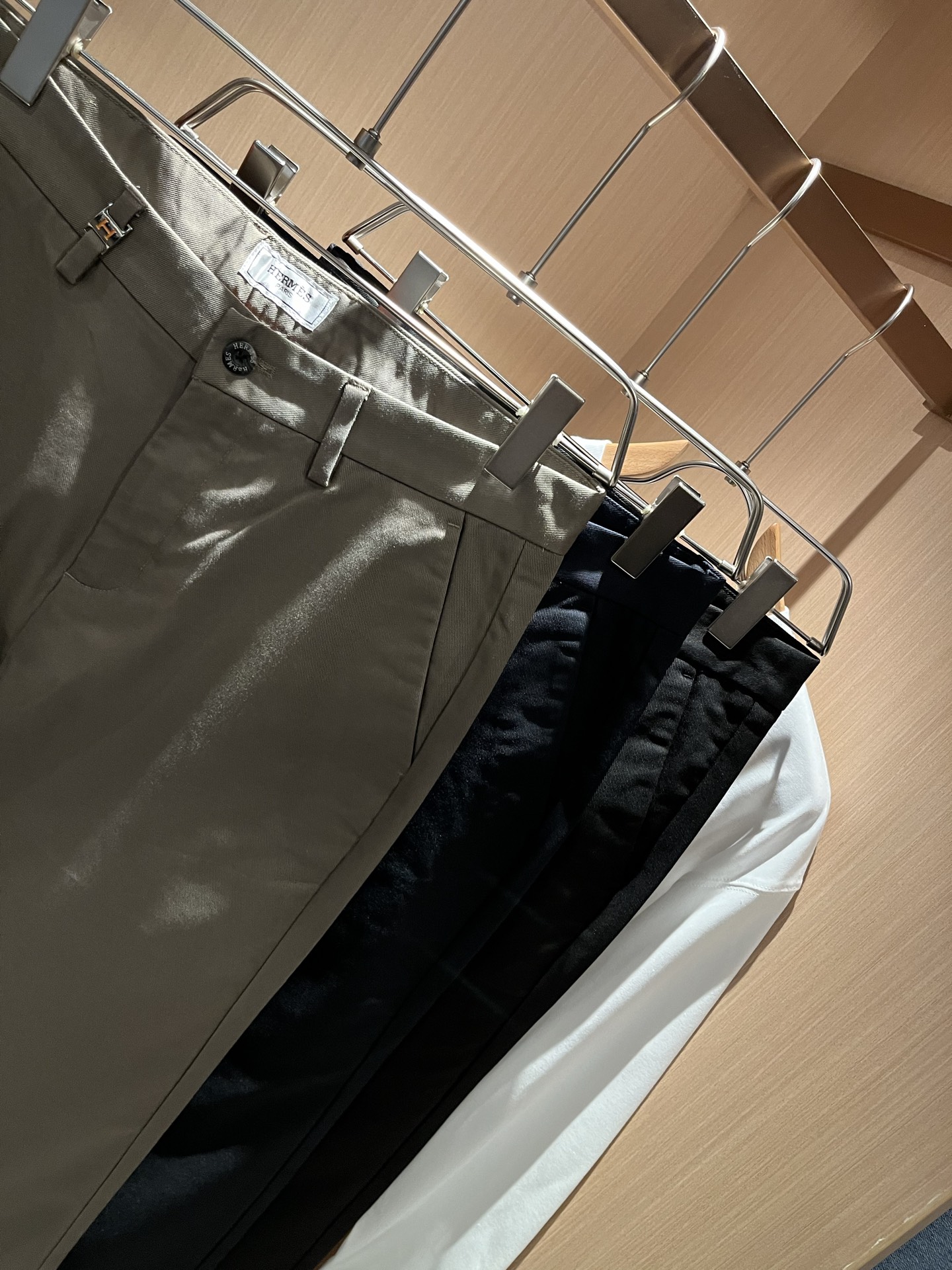 HERM*S 爱*仕 2025秋冬男士高端休闲西裤 海外贸易公司渠道订单 ！男士商务修身直筒西裤！上海恒