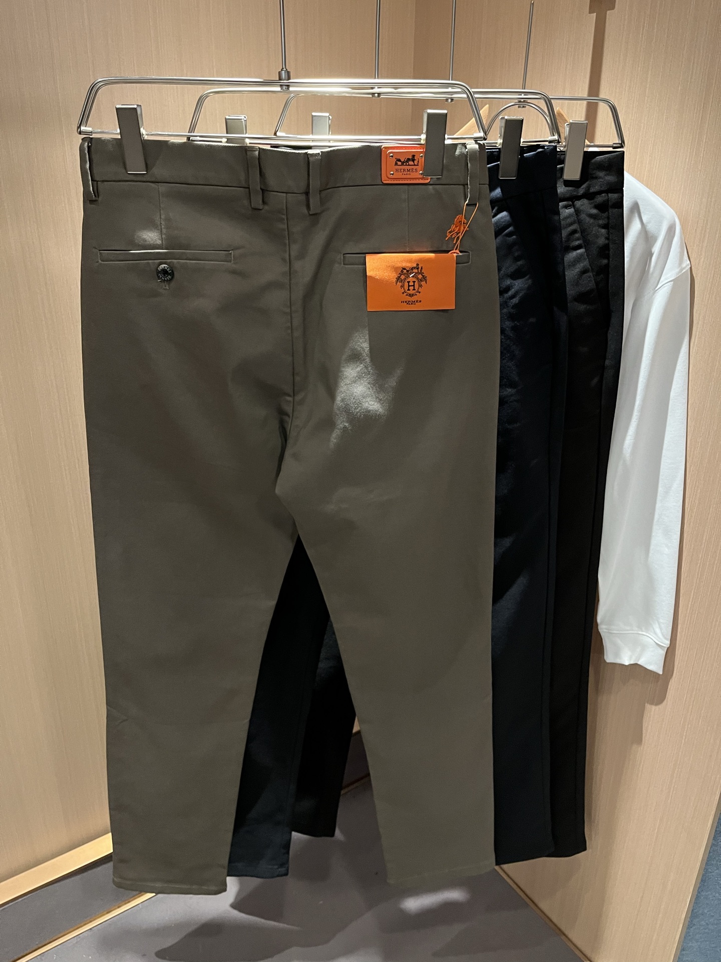 HERM*S 爱*仕 2025秋冬男士高端休闲西裤 海外贸易公司渠道订单 ！男士商务修身直筒西裤！上海恒