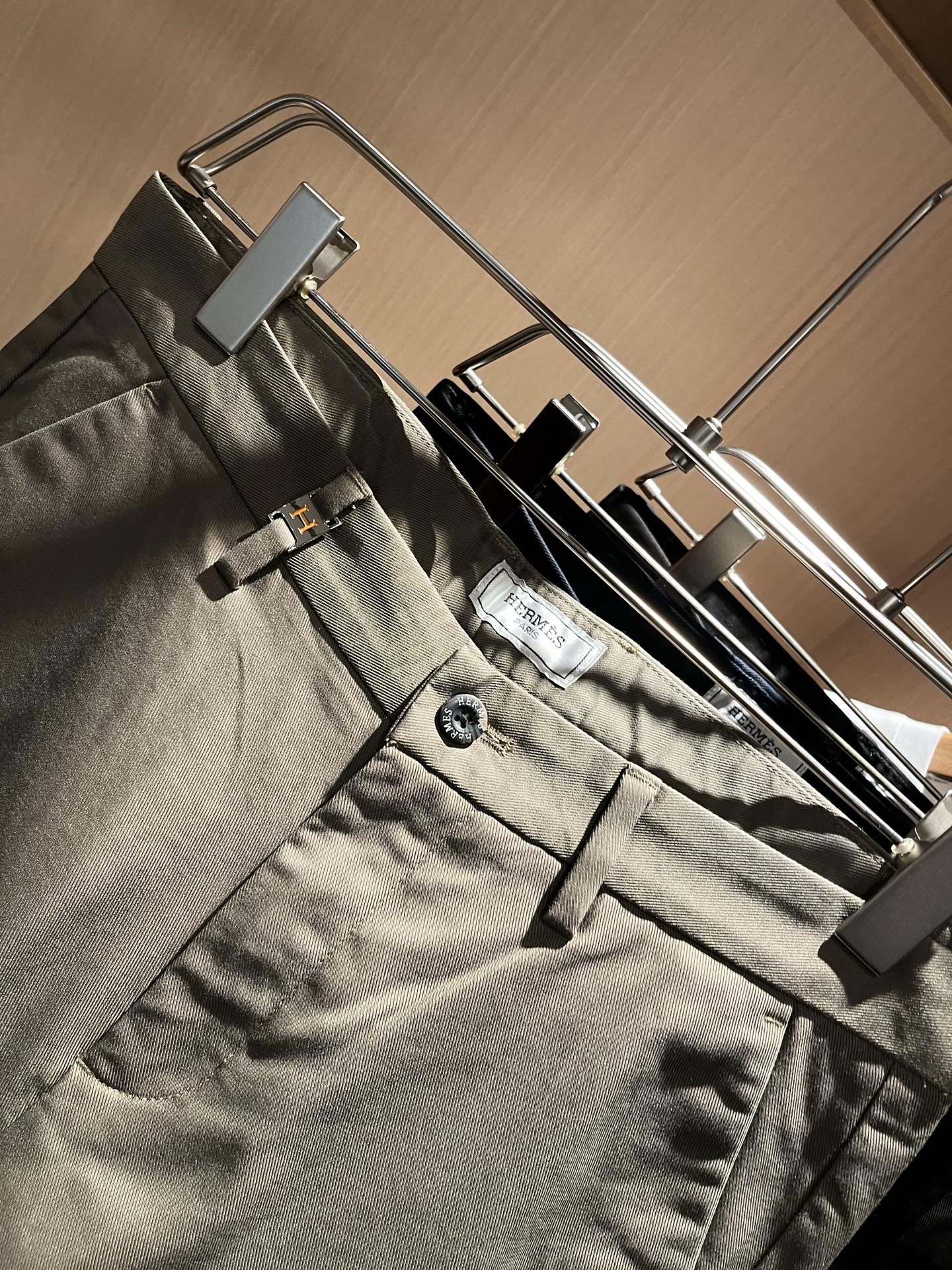 HERM*S 爱*仕 2025秋冬男士高端休闲西裤 海外贸易公司渠道订单 ！男士商务修身直筒西裤！上海恒