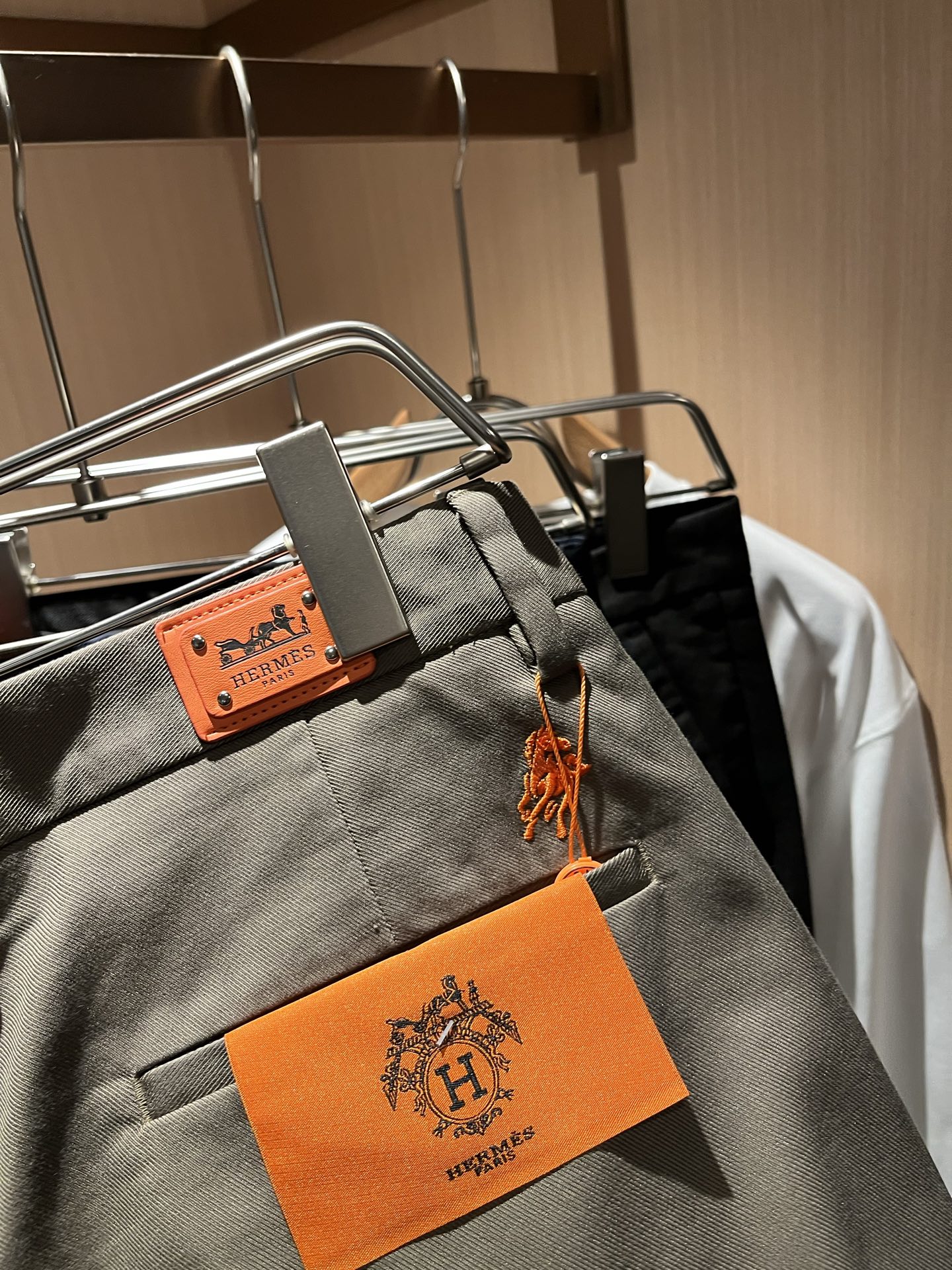 HERM*S 爱*仕 2025秋冬男士高端休闲西裤 海外贸易公司渠道订单 ！男士商务修身直筒西裤！上海恒