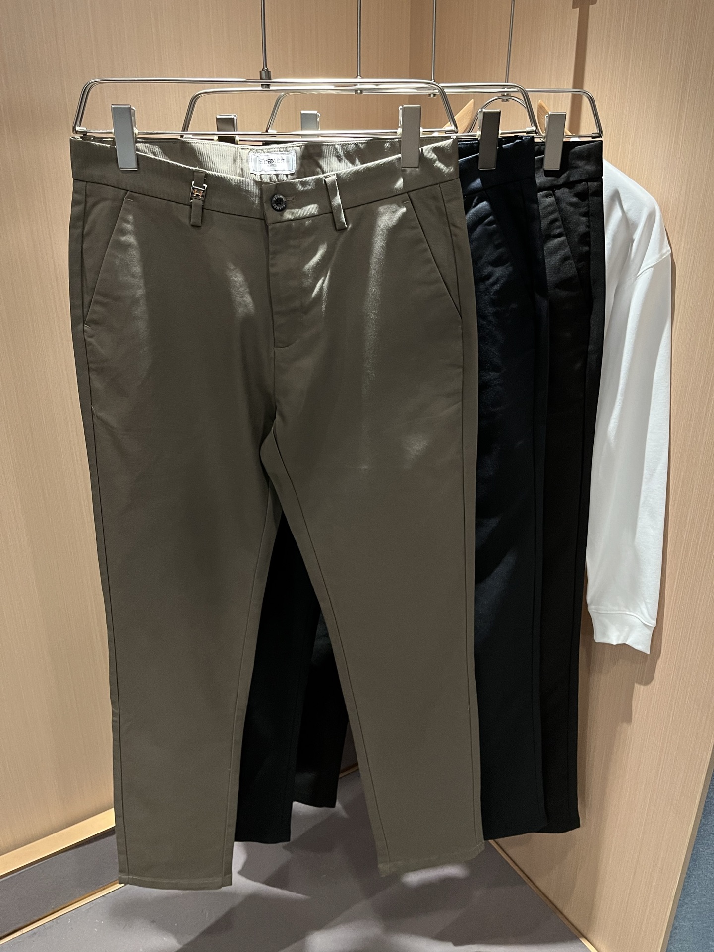 HERM*S 爱*仕 2025秋冬男士高端休闲西裤 海外贸易公司渠道订单 ！男士商务修身直筒西裤！上海恒