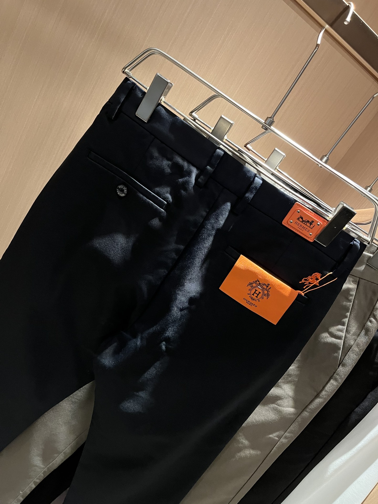 HERM*S 爱*仕 2025秋冬男士高端休闲西裤 海外贸易公司渠道订单 ！男士商务修身直筒西裤！上海恒
