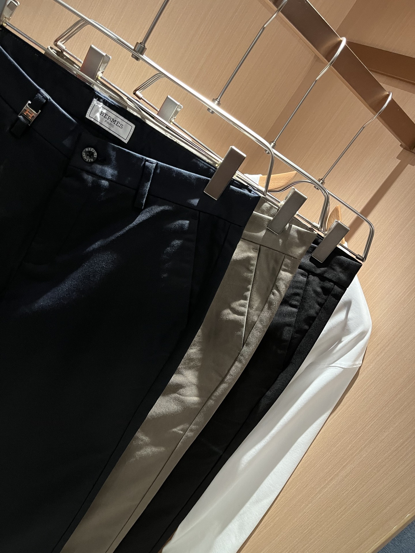 HERM*S 爱*仕 2025秋冬男士高端休闲西裤 海外贸易公司渠道订单 ！男士商务修身直筒西裤！上海恒