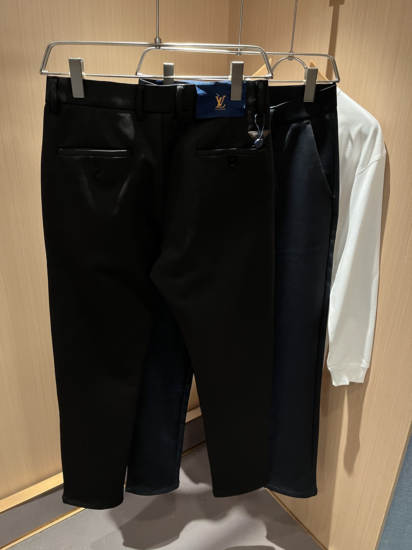 LouisVuitt*路易*登 2025秋冬新款男士休闲西裤，男士经典时尚百搭商务休闲西裤! 都市精英商
