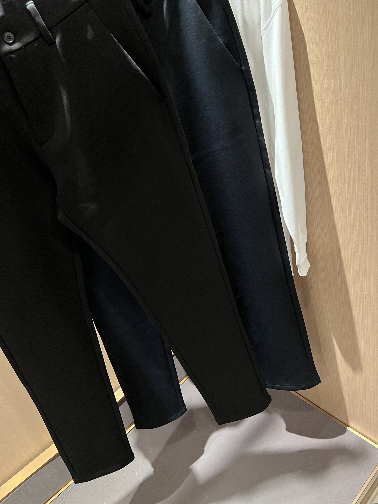 LouisVuitt*路易*登 2025秋冬新款男士休闲西裤，男士经典时尚百搭商务休闲西裤! 都市精英商