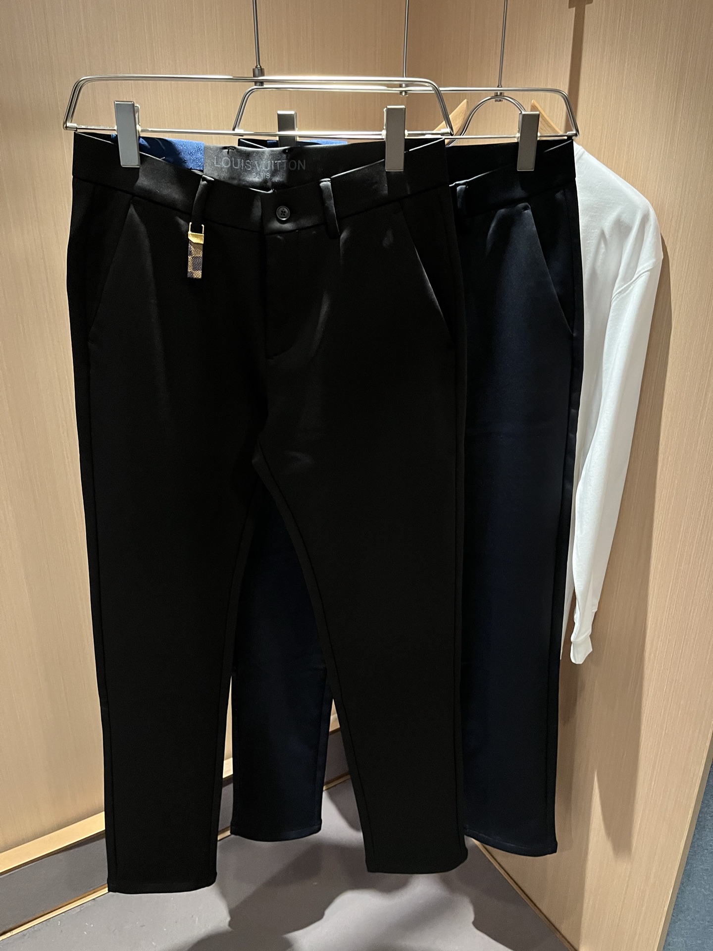 LouisVuitt*路易*登 2025秋冬新款男士休闲西裤，男士经典时尚百搭商务休闲西裤! 都市精英商