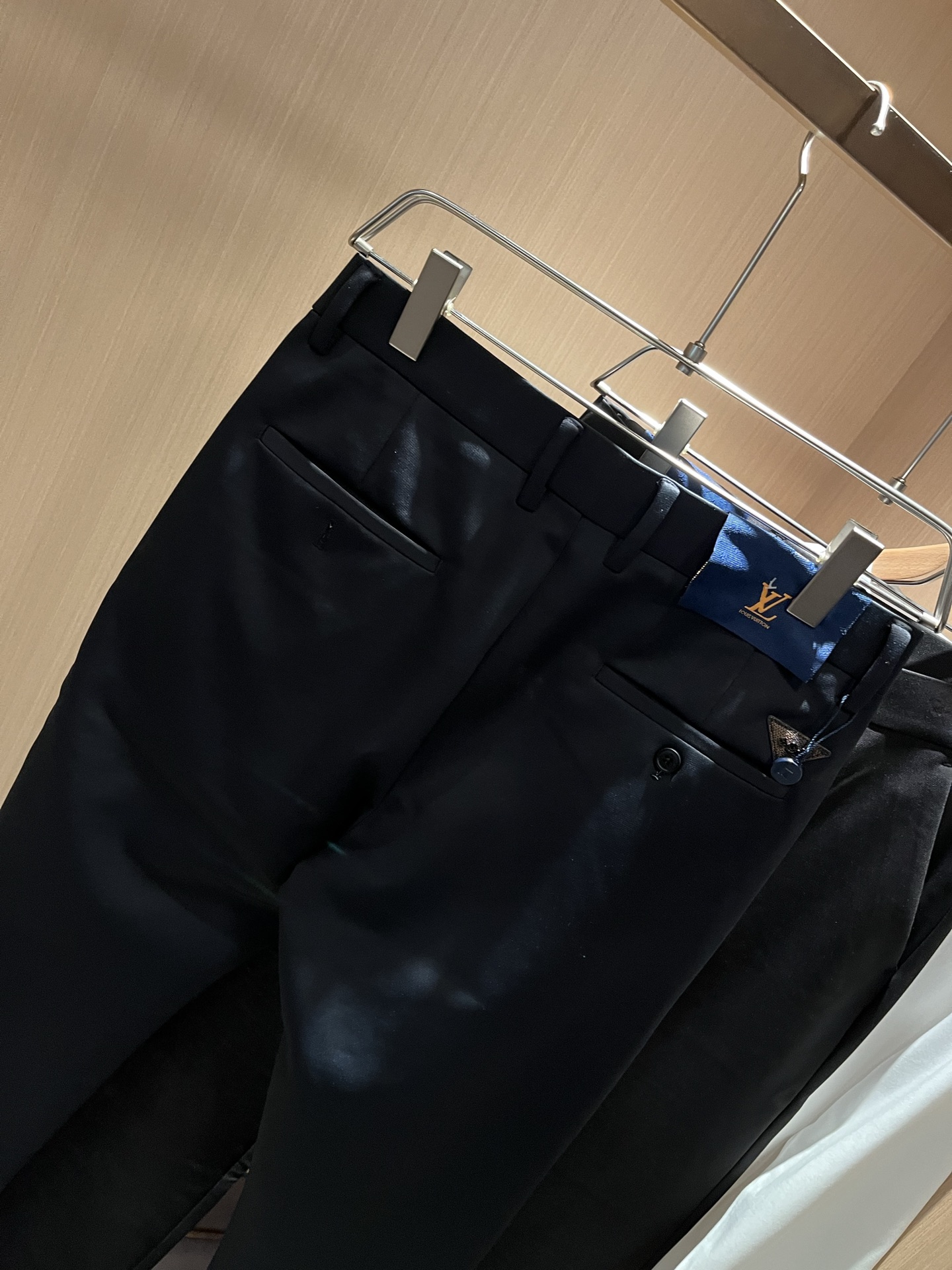 LouisVuitt*路易*登 2025秋冬新款男士休闲西裤，男士经典时尚百搭商务休闲西裤! 都市精英商