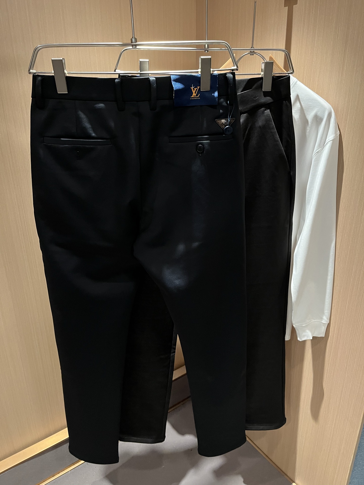 LouisVuitt*路易*登 2025秋冬新款男士休闲西裤，男士经典时尚百搭商务休闲西裤! 都市精英商