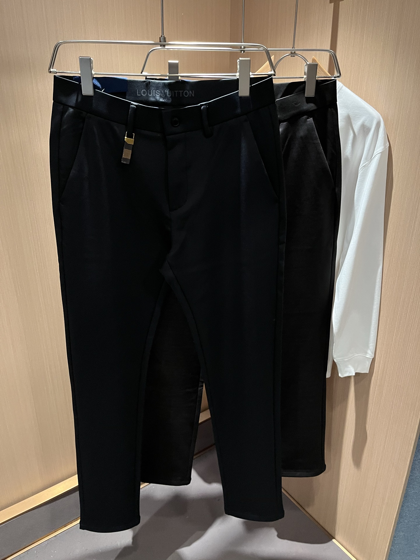 LouisVuitt*路易*登 2025秋冬新款男士休闲西裤，男士经典时尚百搭商务休闲西裤! 都市精英商