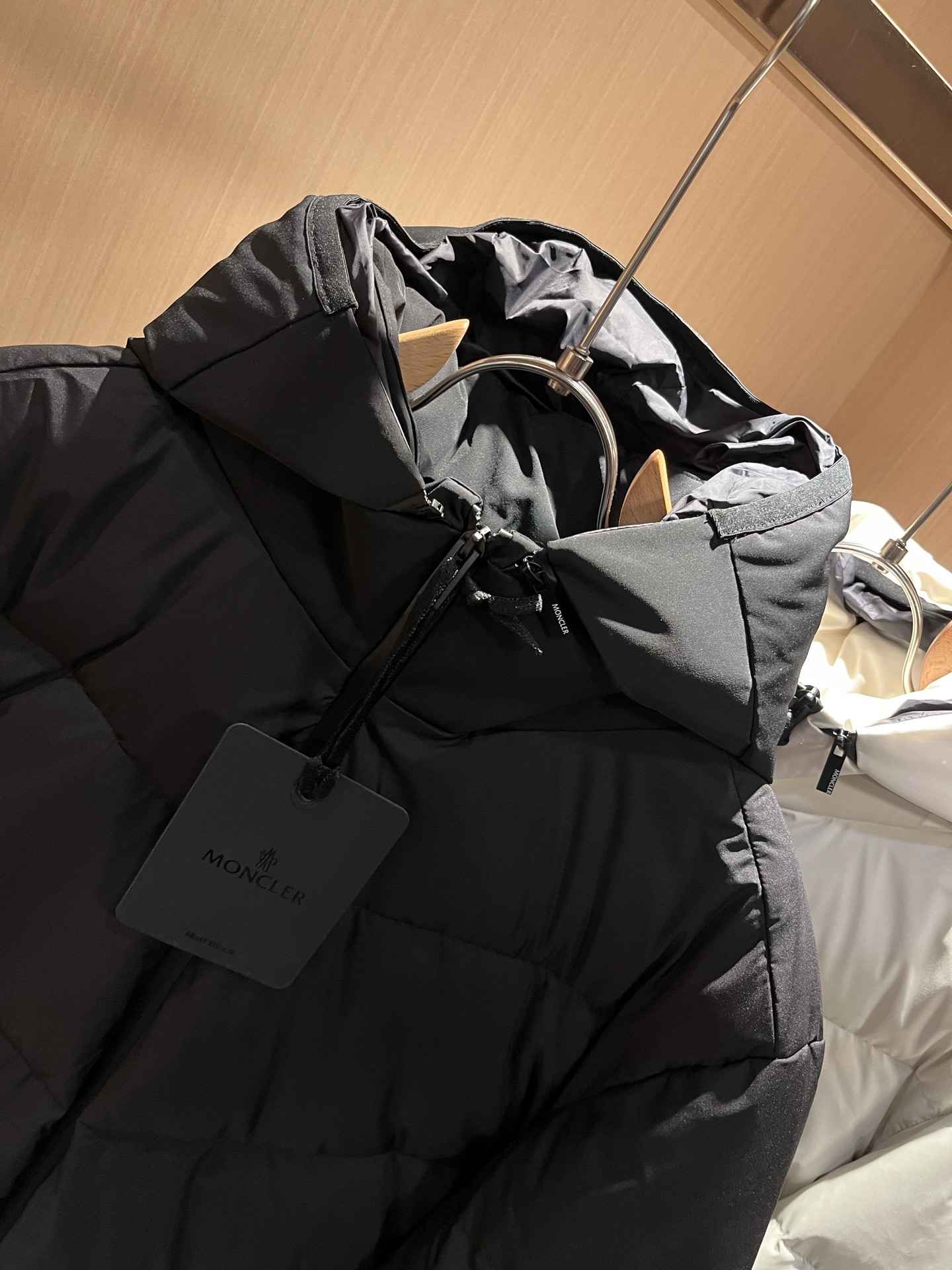 Mon*ler蒙口 2025秋冬新款男女同款👫羽绒服 ！年度的压轴款登场...匠心技艺于一身的经典款.高