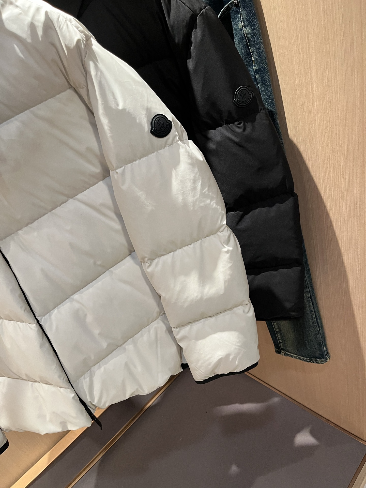 Mon*ler蒙口 2025秋冬新款男女同款👫羽绒服 ！年度的压轴款登场...匠心技艺于一身的经典款.高