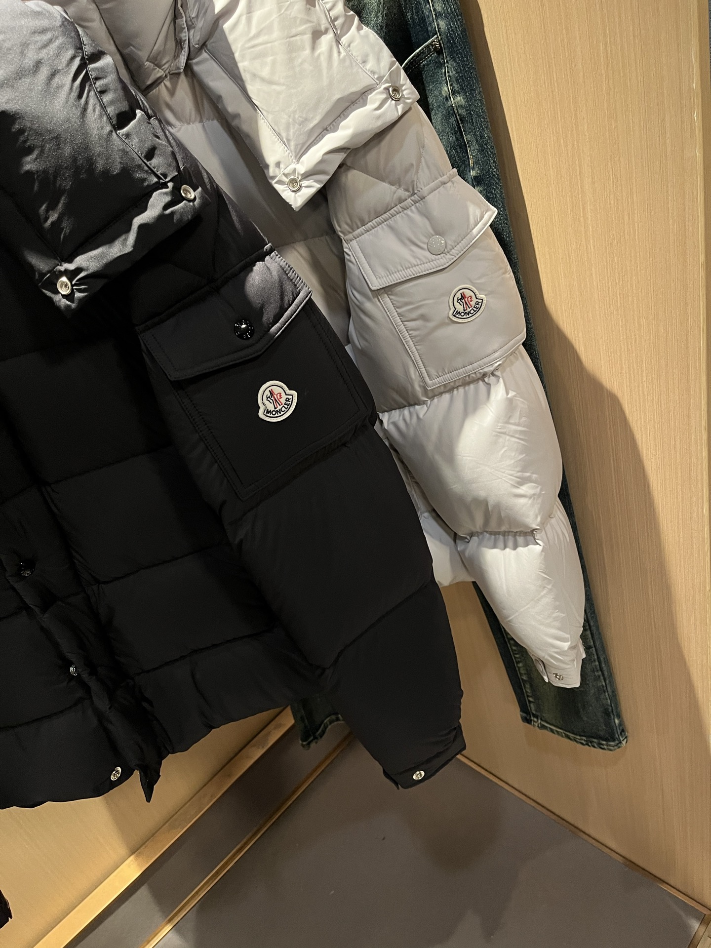 Mon*ler蒙口 2025秋冬新款男女同款👫羽绒服 ！年度的压轴款登场...匠心技艺于一身的经典款.高