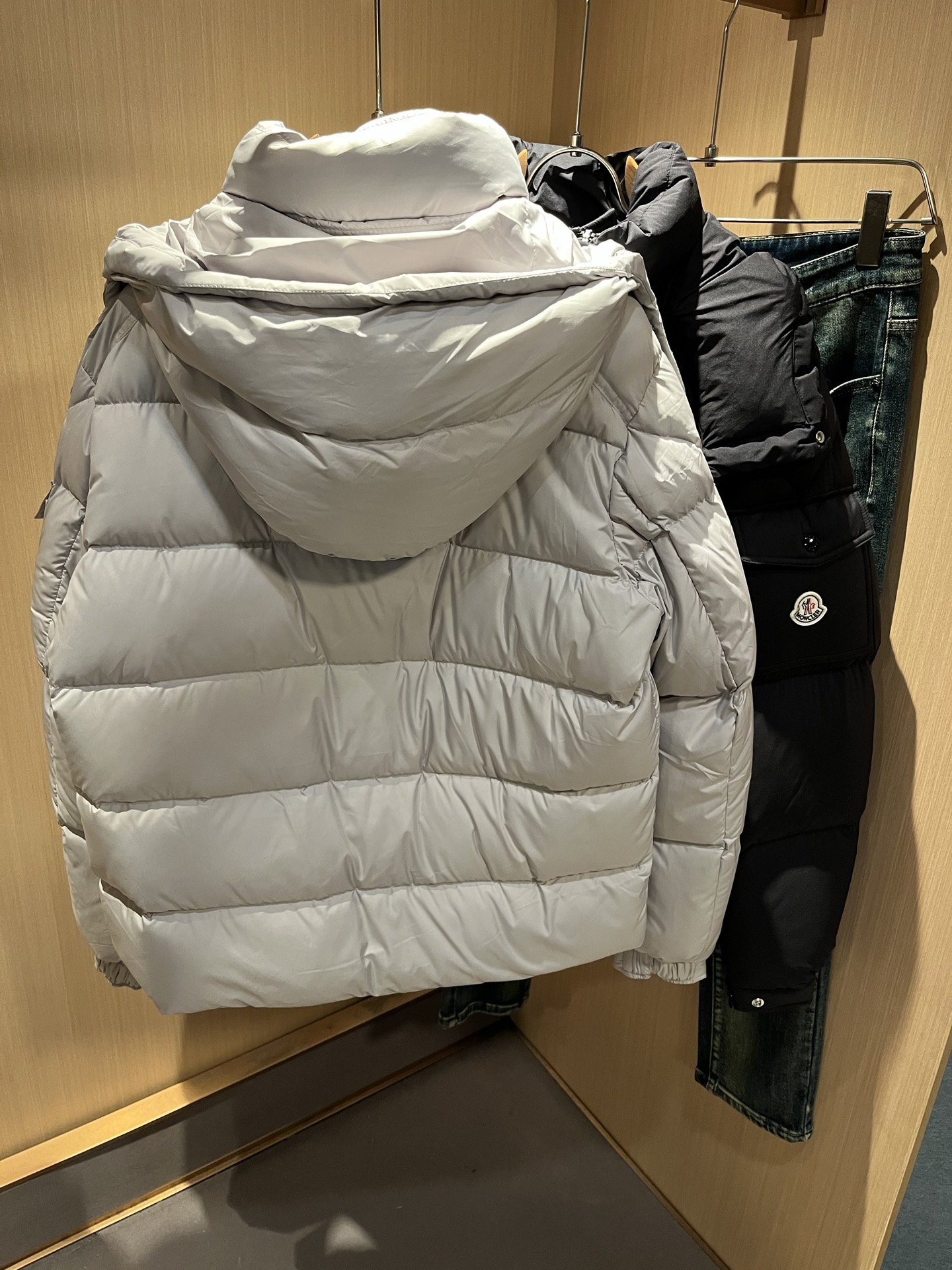 Mon*ler蒙口 2025秋冬新款男女同款👫羽绒服 ！年度的压轴款登场...匠心技艺于一身的经典款.高