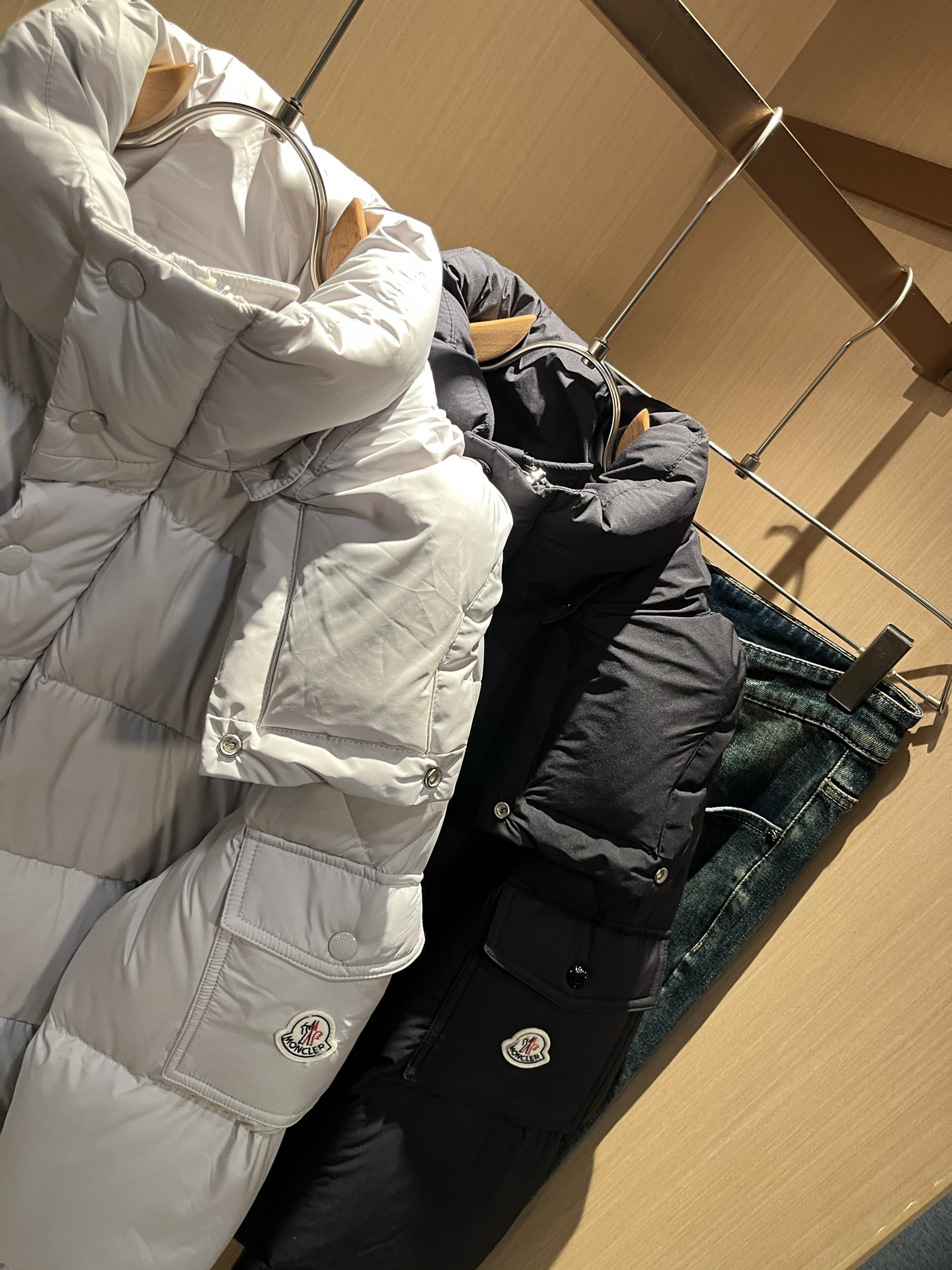 Mon*ler蒙口 2025秋冬新款男女同款👫羽绒服 ！年度的压轴款登场...匠心技艺于一身的经典款.高