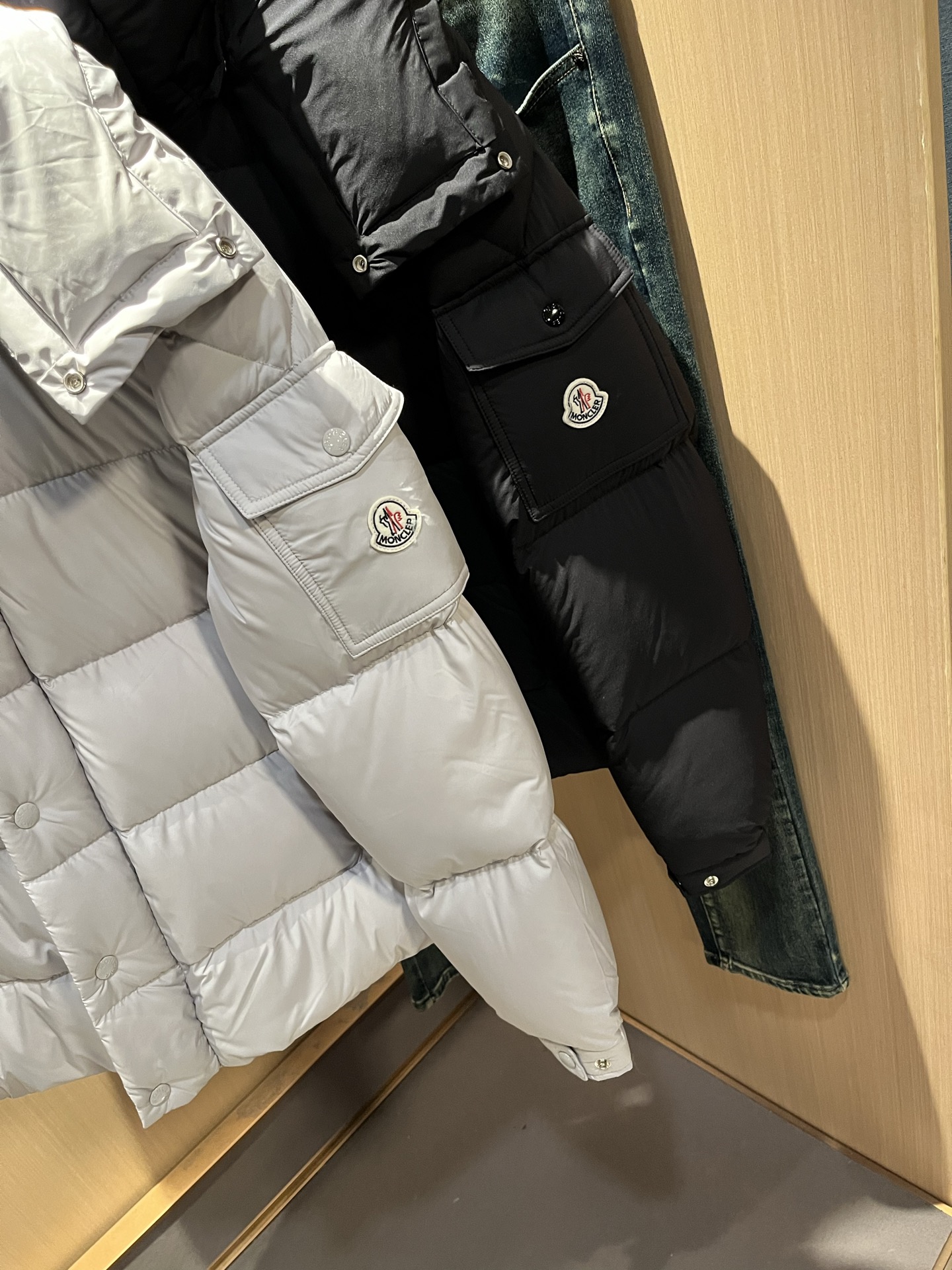 Mon*ler蒙口 2025秋冬新款男女同款👫羽绒服 ！年度的压轴款登场...匠心技艺于一身的经典款.高