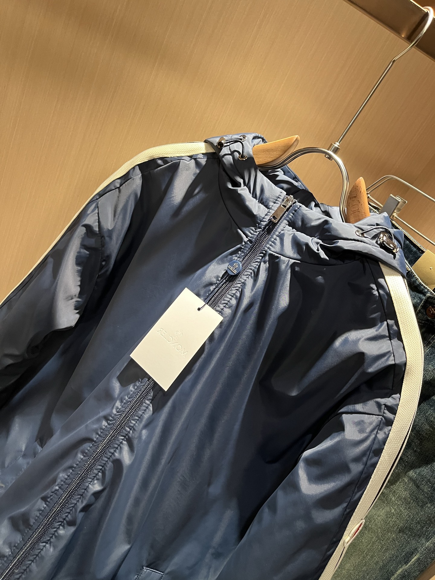 Monc*ler蒙*口 2025秋冬经典棉服夹克外套，都市时尚休闲款！设计原版logo五金配件，面料超软