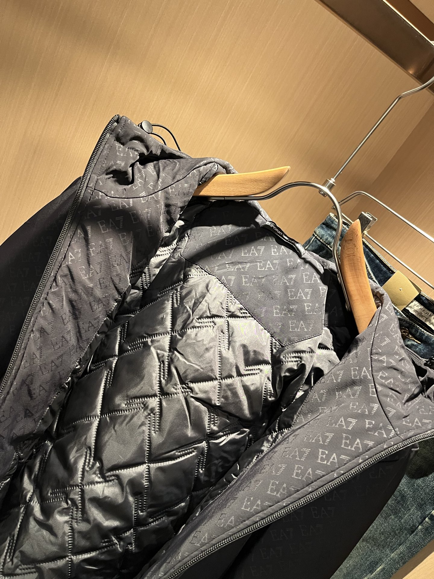 Arman阿*尼 2025秋冬休闲棉服夹克外套，最新时尚休闲拉链夹克，时尚夹克外套!贸易公司渠道稀出，同