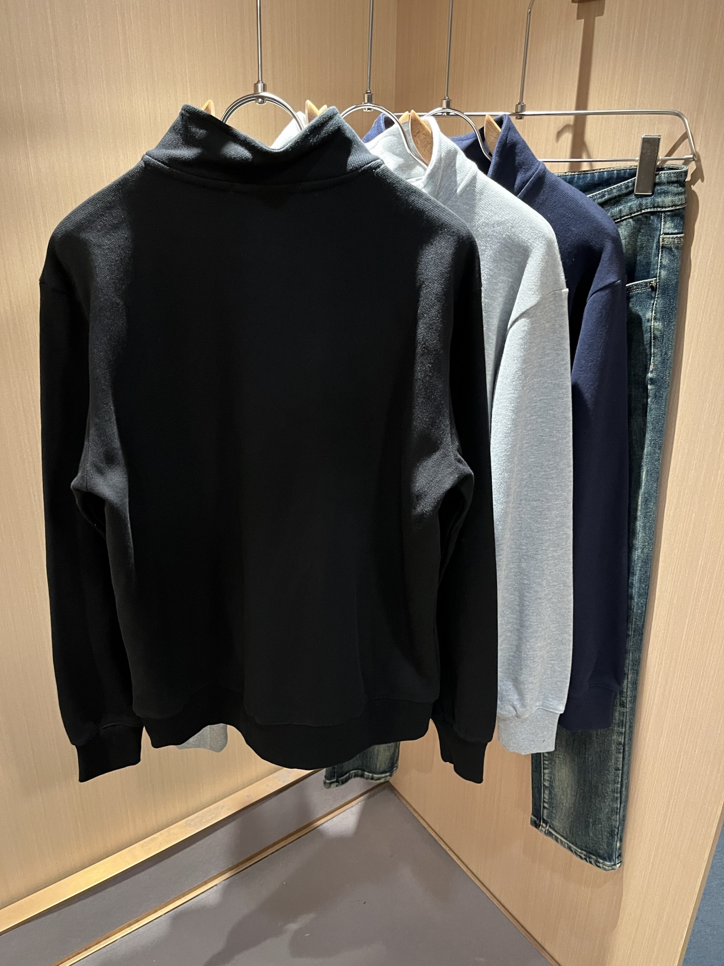 Loro Piana诺悠翩雅 2025秋冬新品男士卫衣，外贸公司订单！胸前logo图案徽章设计！客供珠地