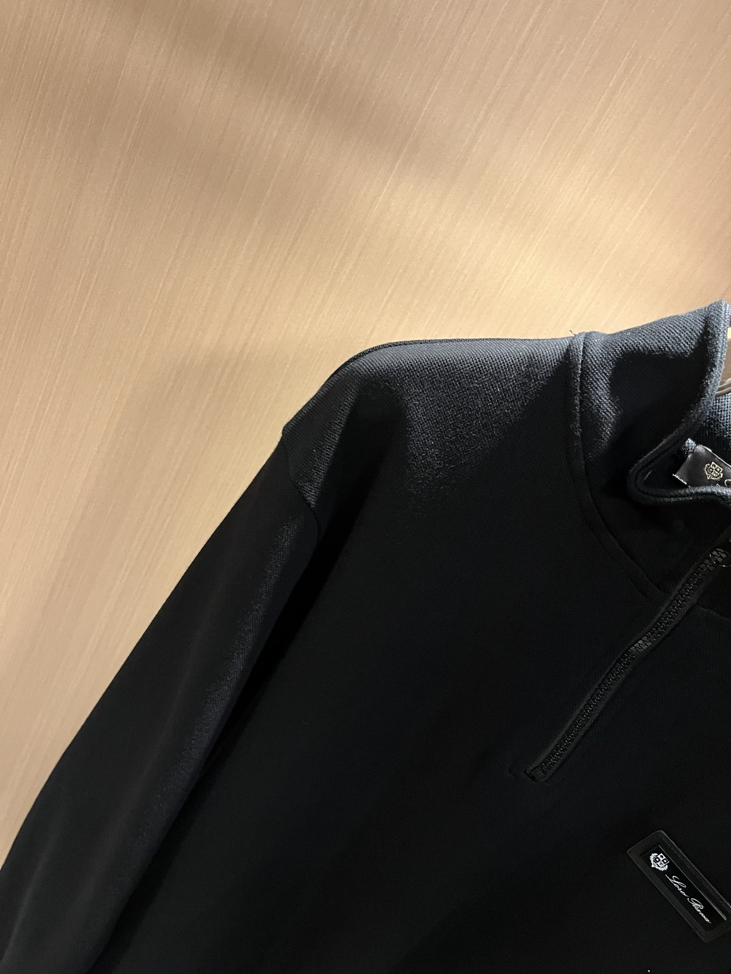 Loro Piana诺悠翩雅 2025秋冬新品男士卫衣，外贸公司订单！胸前logo图案徽章设计！客供珠地