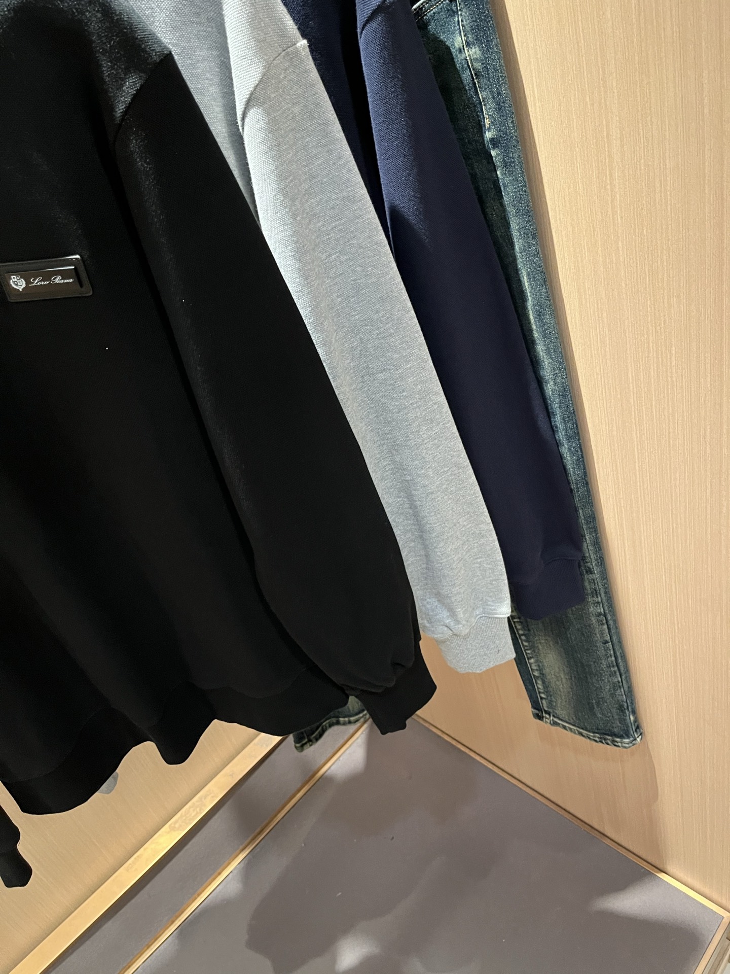 Loro Piana诺悠翩雅 2025秋冬新品男士卫衣，外贸公司订单！胸前logo图案徽章设计！客供珠地