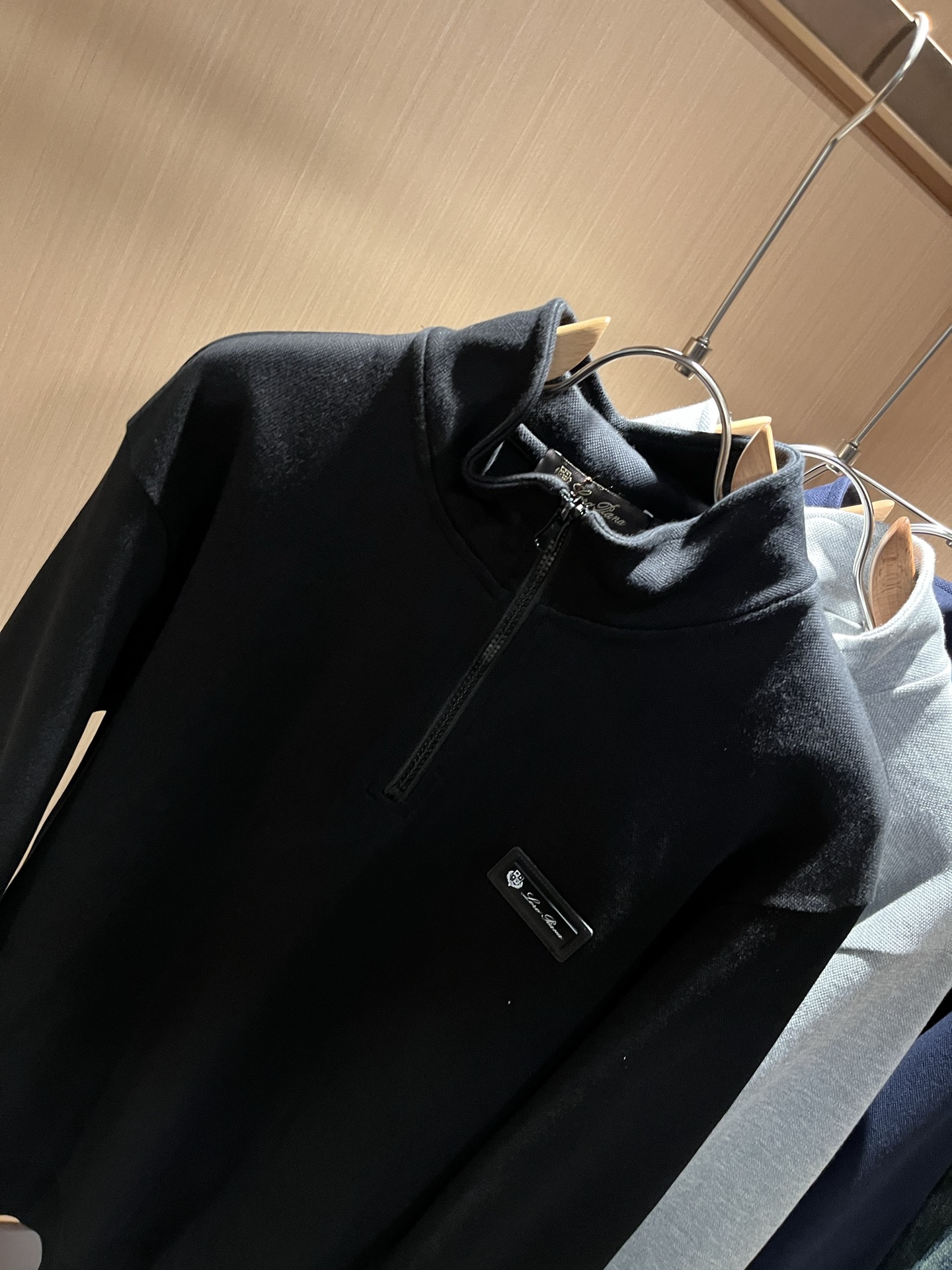 Loro Piana诺悠翩雅 2025秋冬新品男士卫衣，外贸公司订单！胸前logo图案徽章设计！客供珠地