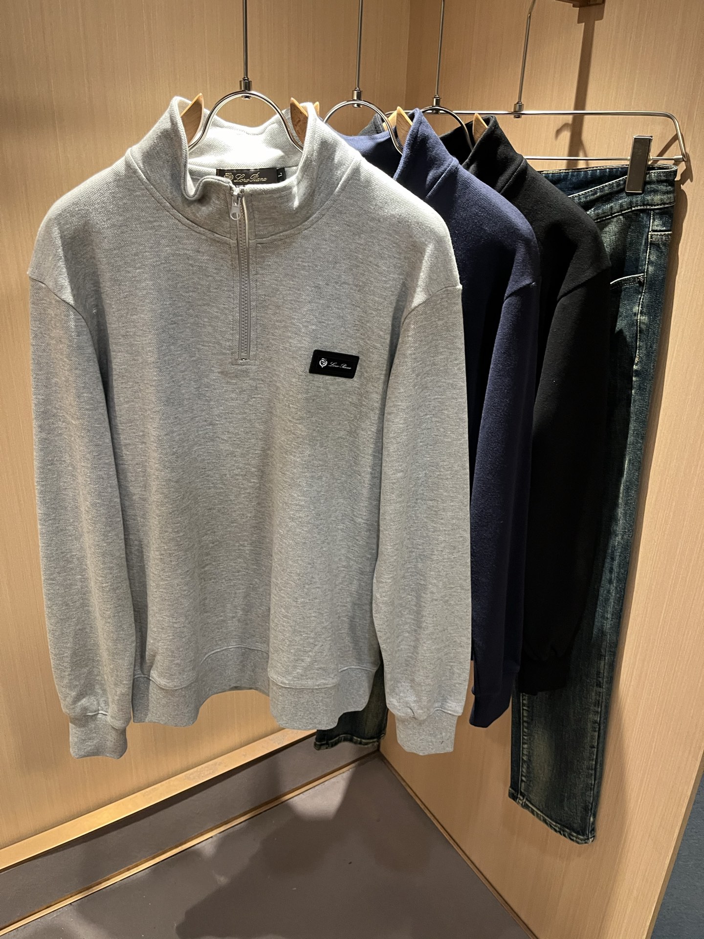 Loro Piana诺悠翩雅 2025秋冬新品男士卫衣，外贸公司订单！胸前logo图案徽章设计！客供珠地