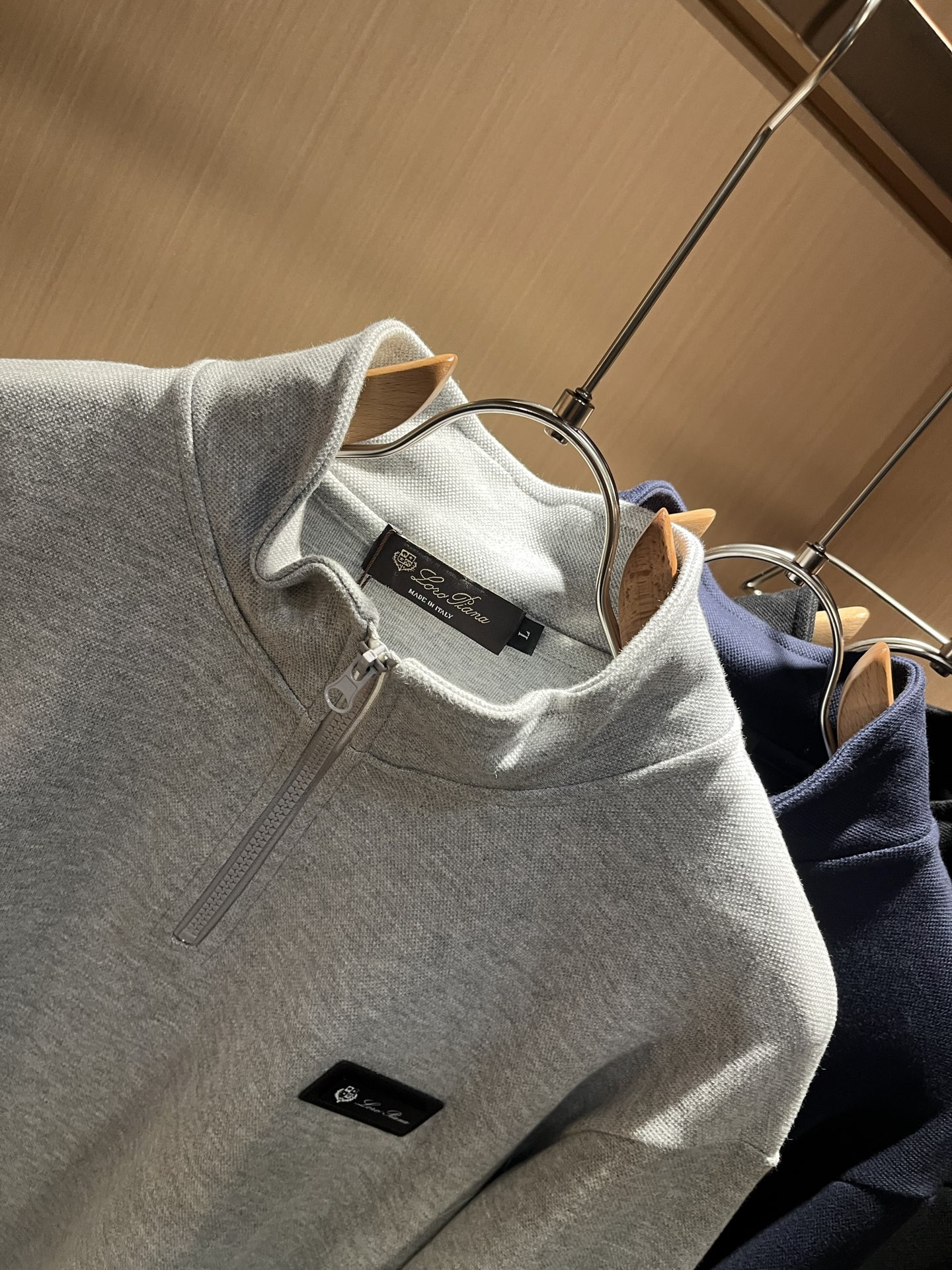 Loro Piana诺悠翩雅 2025秋冬新品男士卫衣，外贸公司订单！胸前logo图案徽章设计！客供珠地