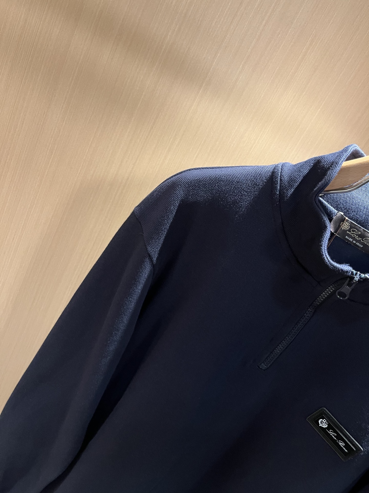 Loro Piana诺悠翩雅 2025秋冬新品男士卫衣，外贸公司订单！胸前logo图案徽章设计！客供珠地