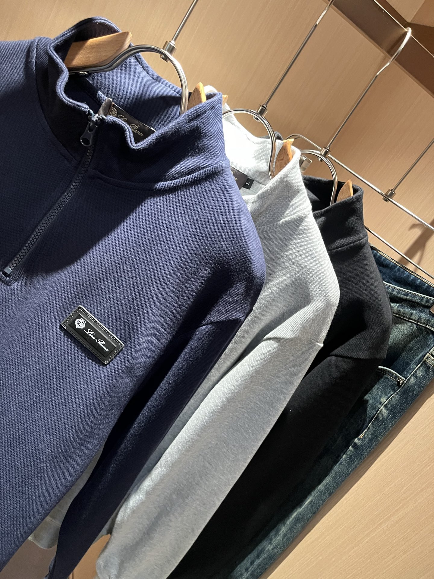 Loro Piana诺悠翩雅 2025秋冬新品男士卫衣，外贸公司订单！胸前logo图案徽章设计！客供珠地