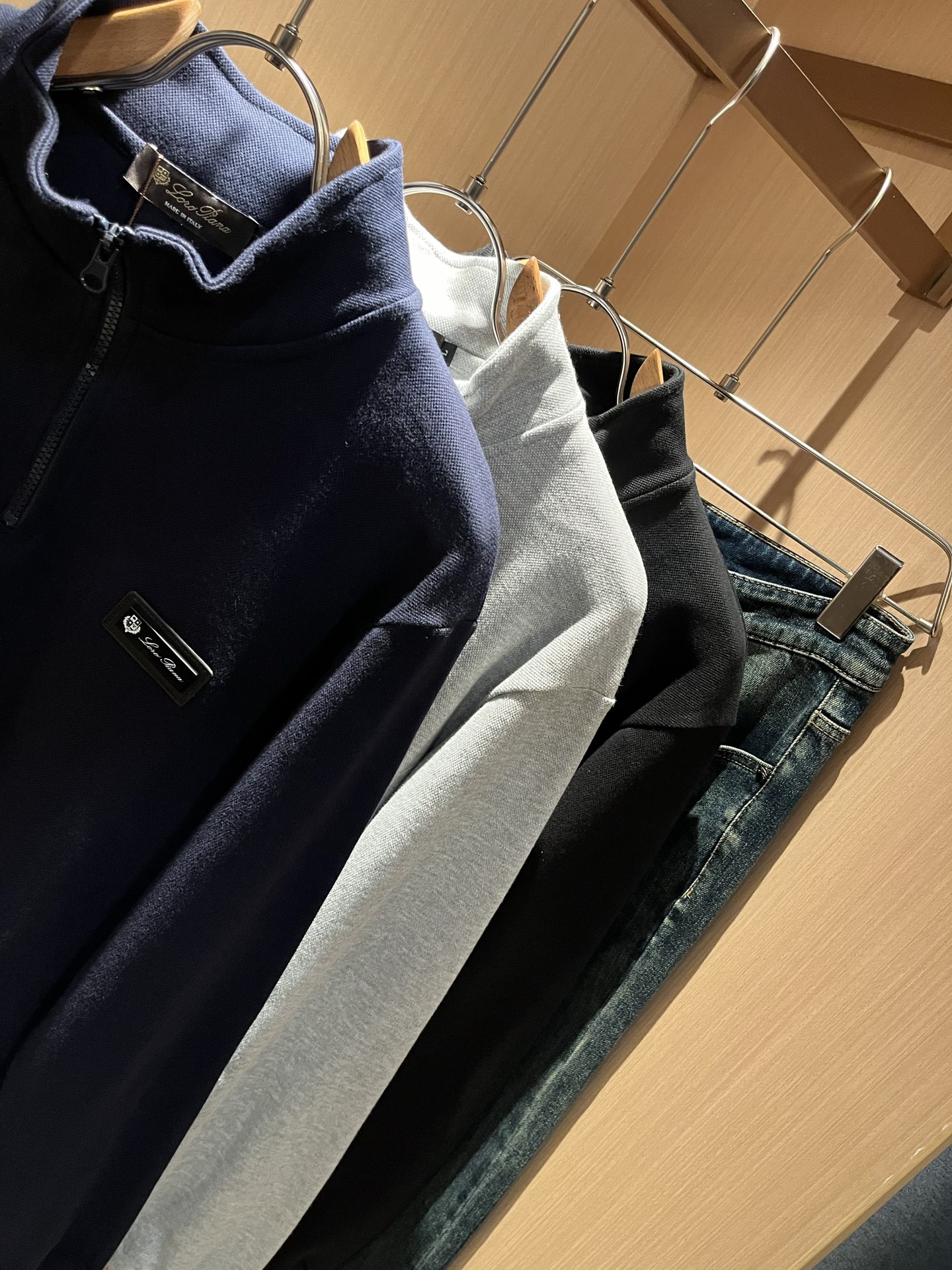 Loro Piana诺悠翩雅 2025秋冬新品男士卫衣，外贸公司订单！胸前logo图案徽章设计！客供珠地