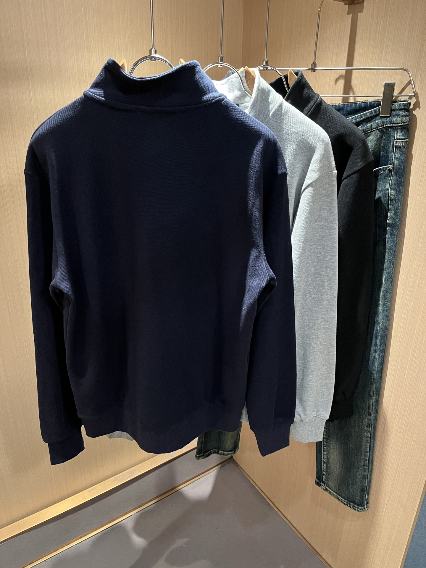 Loro Piana诺悠翩雅 2025秋冬新品男士卫衣，外贸公司订单！胸前logo图案徽章设计！客供珠地