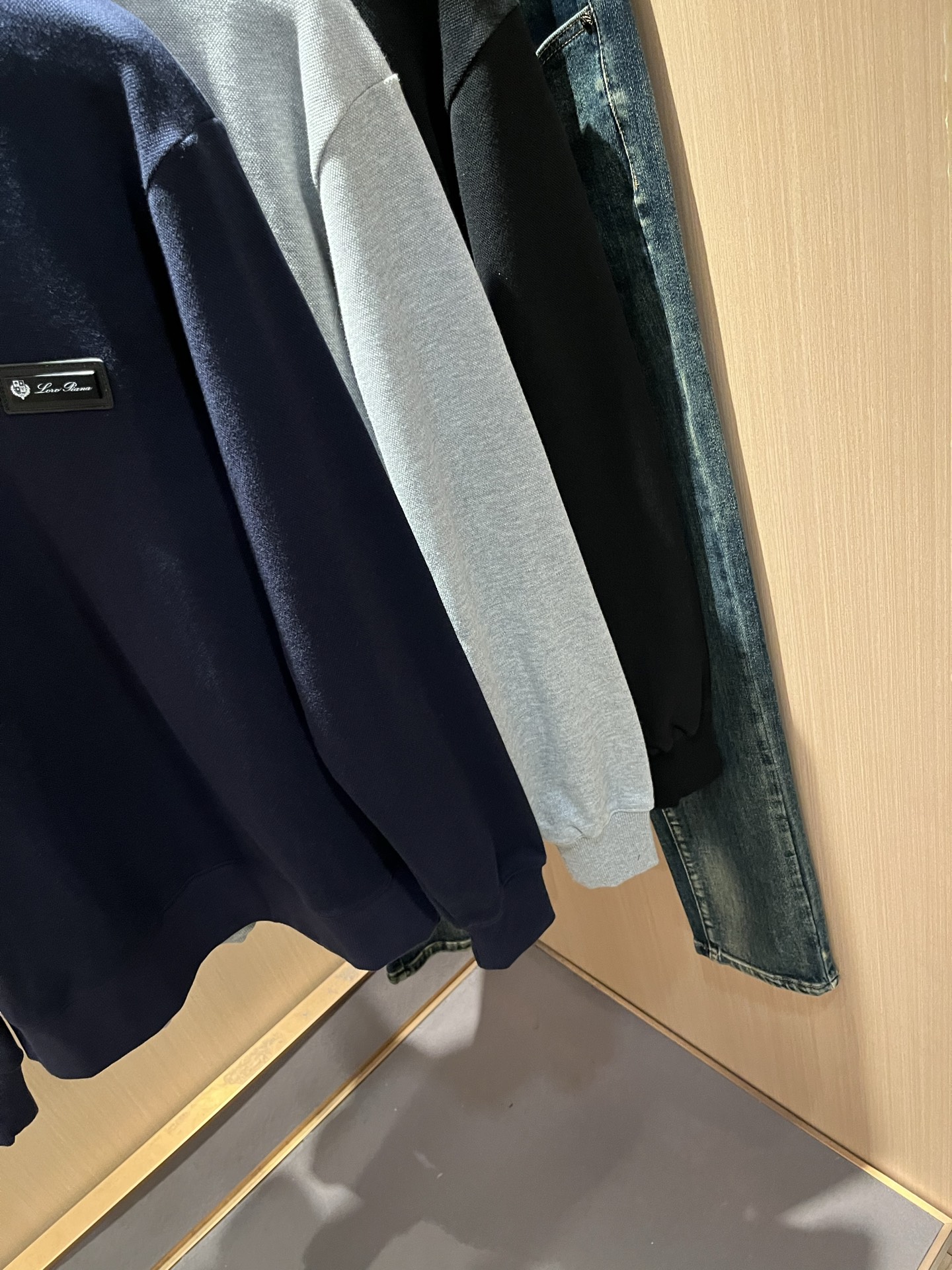 Loro Piana诺悠翩雅 2025秋冬新品男士卫衣，外贸公司订单！胸前logo图案徽章设计！客供珠地