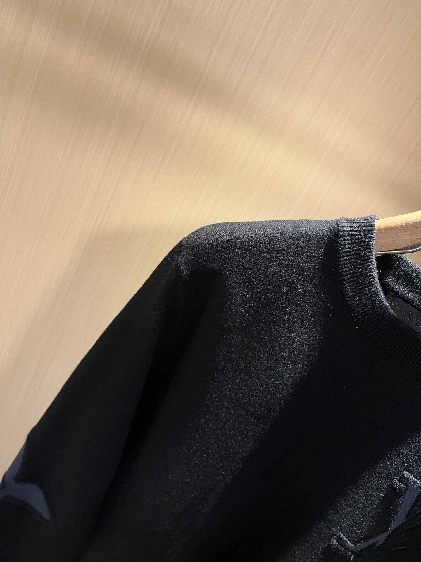 Louis Vuit*on 2025秋冬路易家族轻奢Monogram钩织针织羊毛衫！男女同款👫装饰！ 路