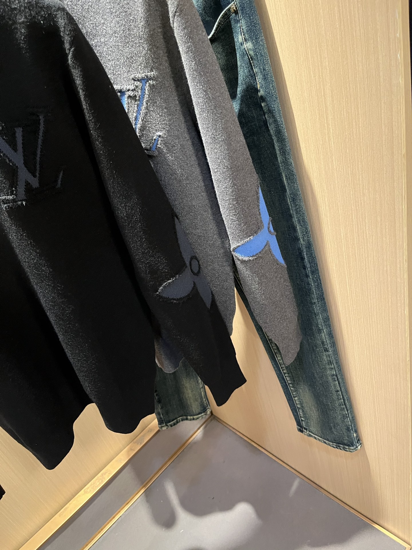 Louis Vuit*on 2025秋冬路易家族轻奢Monogram钩织针织羊毛衫！男女同款👫装饰！ 路