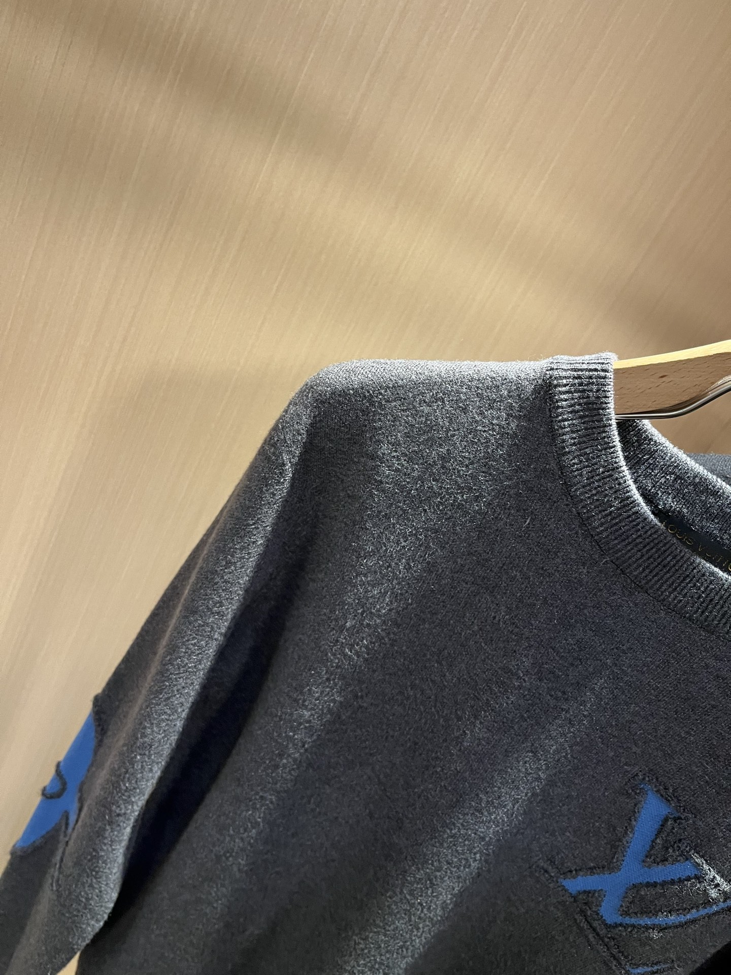 Louis Vuit*on 2025秋冬路易家族轻奢Monogram钩织针织羊毛衫！男女同款👫装饰！ 路