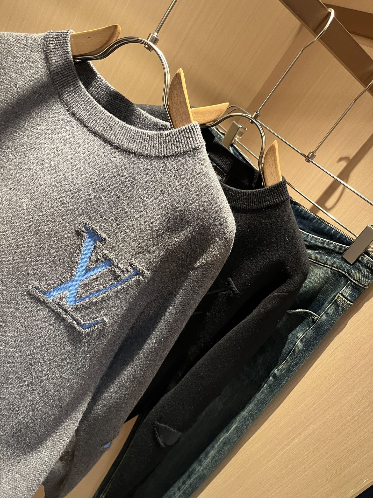 Louis Vuit*on 2025秋冬路易家族轻奢Monogram钩织针织羊毛衫！男女同款👫装饰！ 路