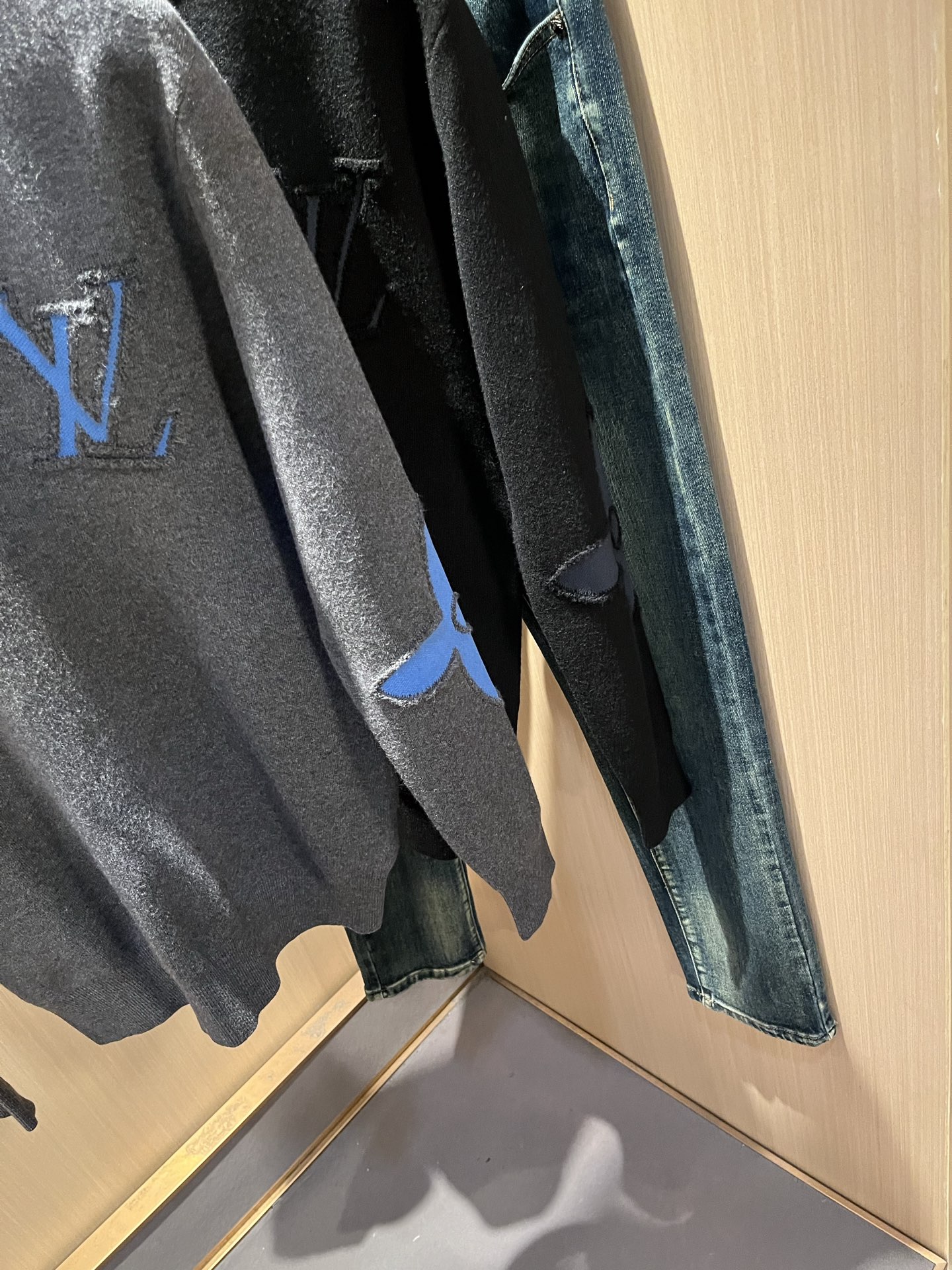 Louis Vuit*on 2025秋冬路易家族轻奢Monogram钩织针织羊毛衫！男女同款👫装饰！ 路