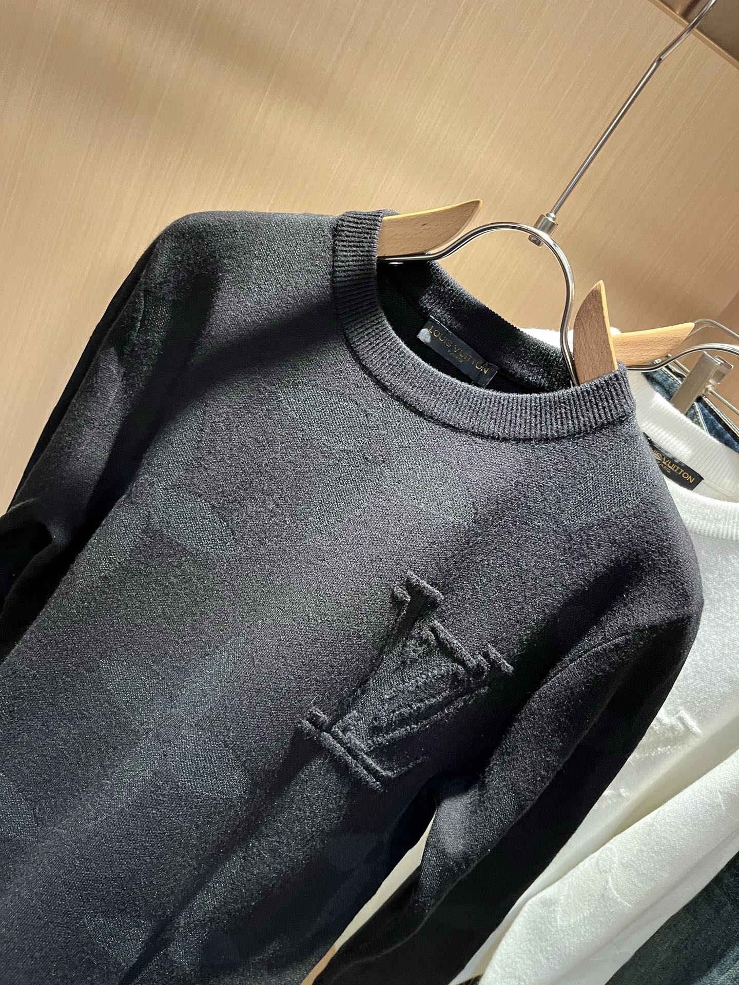 Louis Vuit*on 2025秋冬路易家族轻奢Monogram钩织针织羊毛衫！男女同款👫装饰！ 路