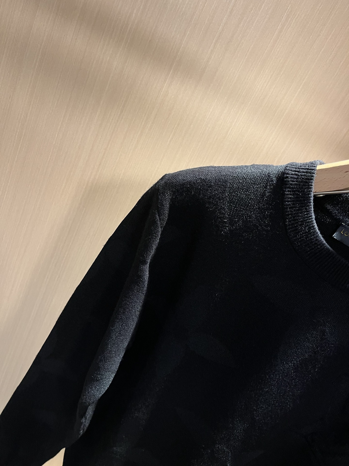 Louis Vuit*on 2025秋冬路易家族轻奢Monogram钩织针织羊毛衫！男女同款👫装饰！ 路