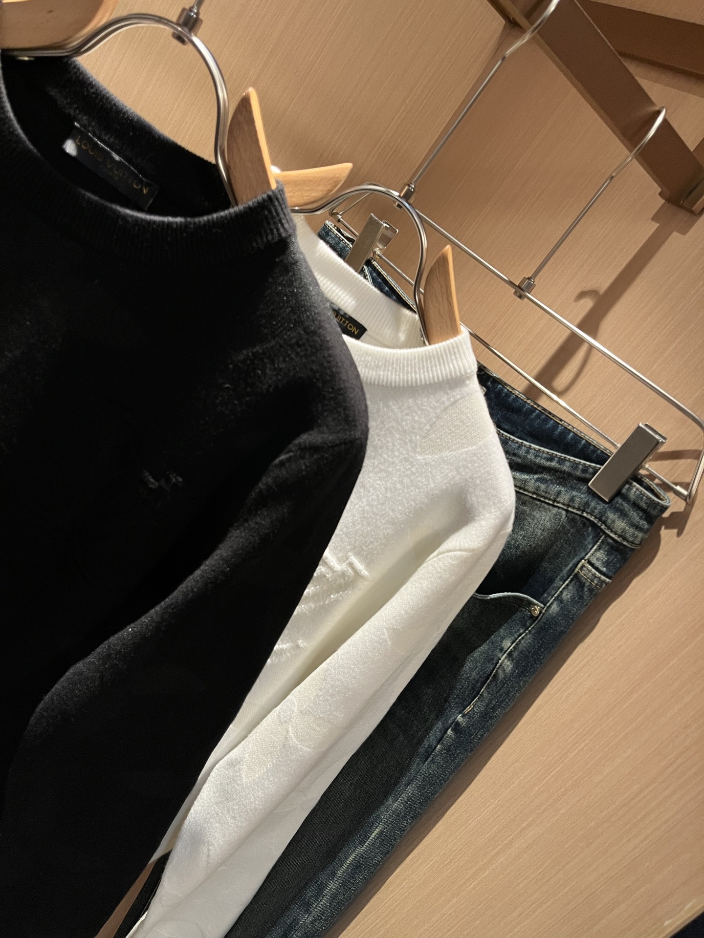 Louis Vuit*on 2025秋冬路易家族轻奢Monogram钩织针织羊毛衫！男女同款👫装饰！ 路