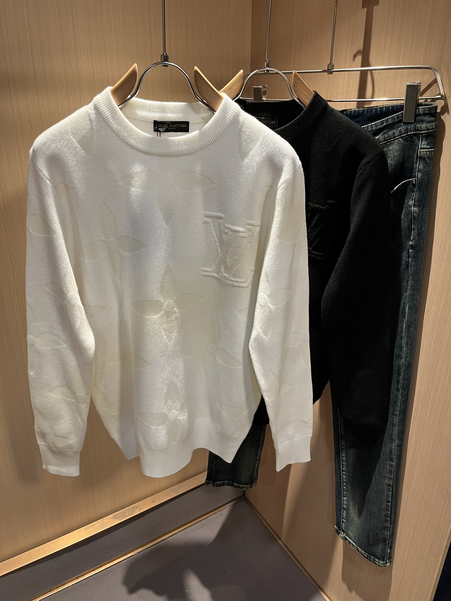 Louis Vuit*on 2025秋冬路易家族轻奢Monogram钩织针织羊毛衫！男女同款👫装饰！ 路