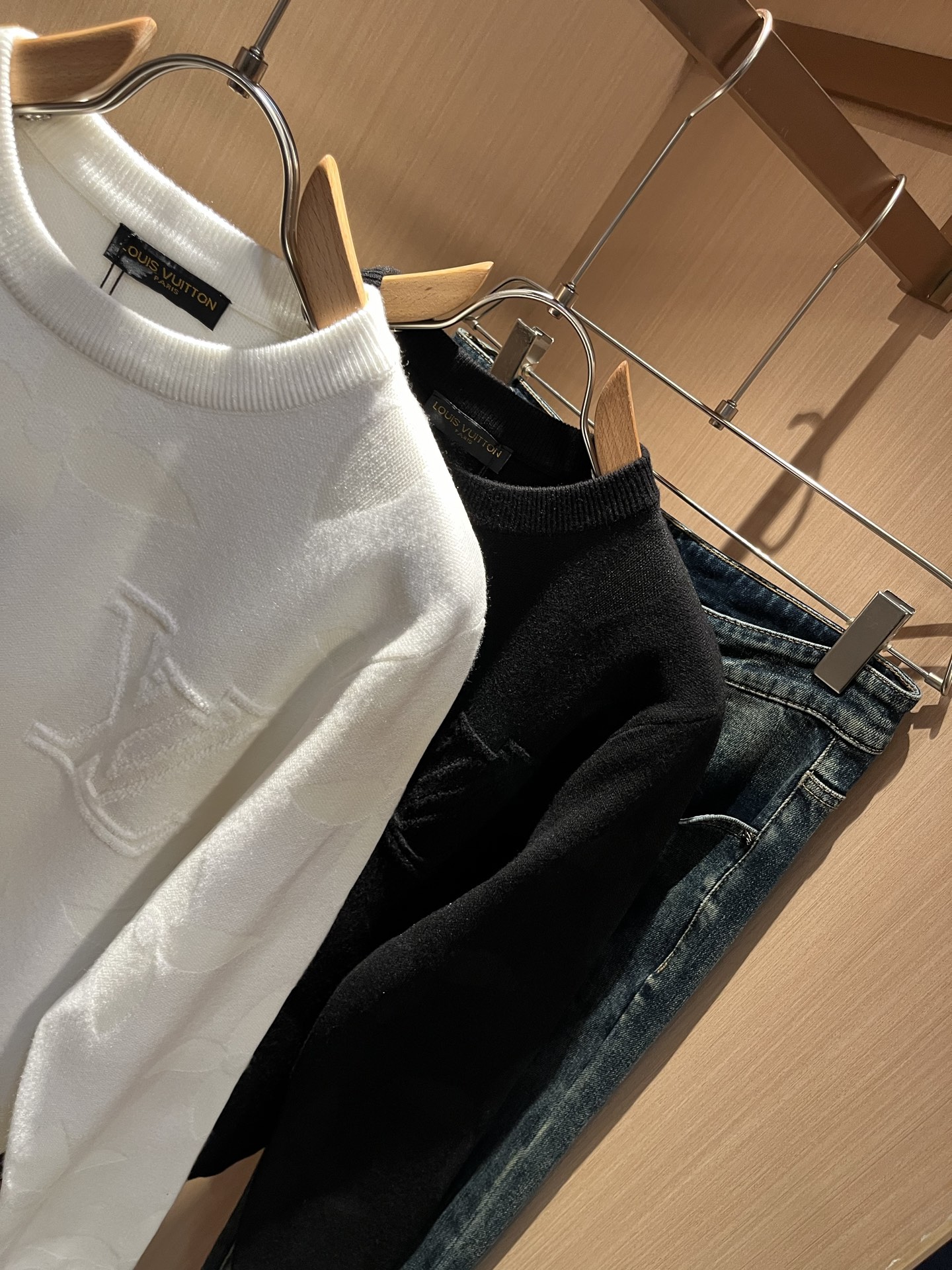 Louis Vuit*on 2025秋冬路易家族轻奢Monogram钩织针织羊毛衫！男女同款👫装饰！ 路