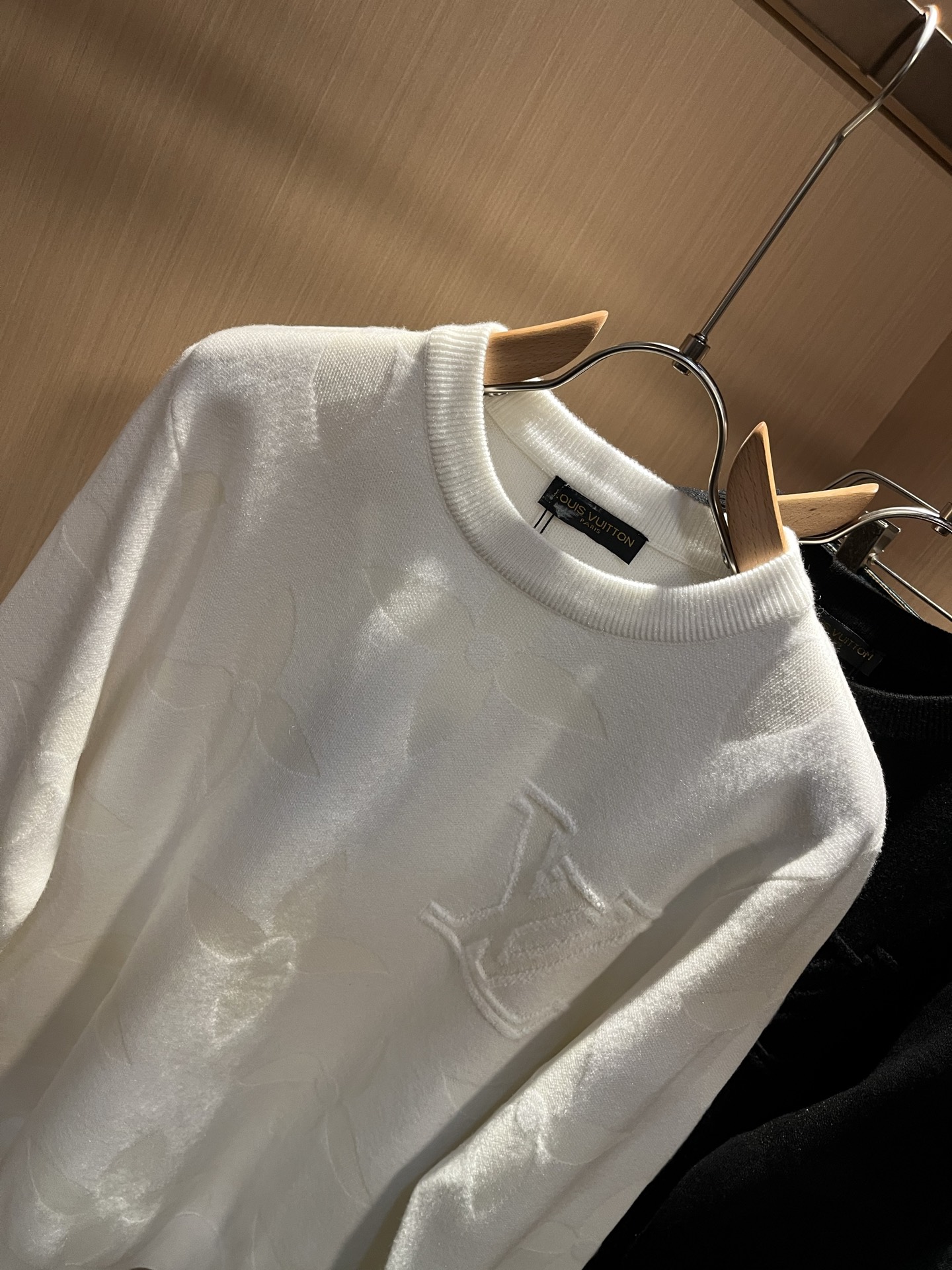 Louis Vuit*on 2025秋冬路易家族轻奢Monogram钩织针织羊毛衫！男女同款👫装饰！ 路