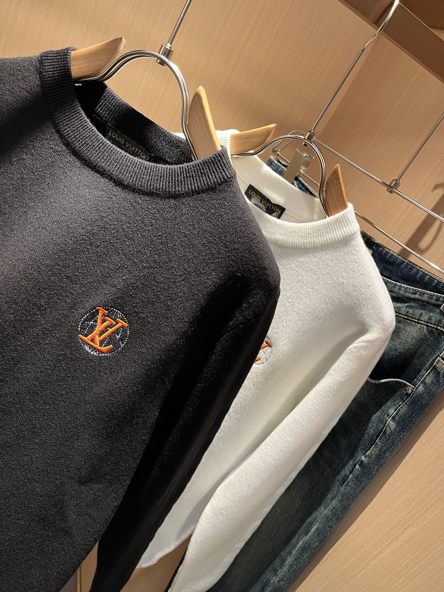 Louis Vuit*on 2025秋冬路易家族轻奢Monogram钩织针织羊毛衫！男女同款👫装饰！ 路